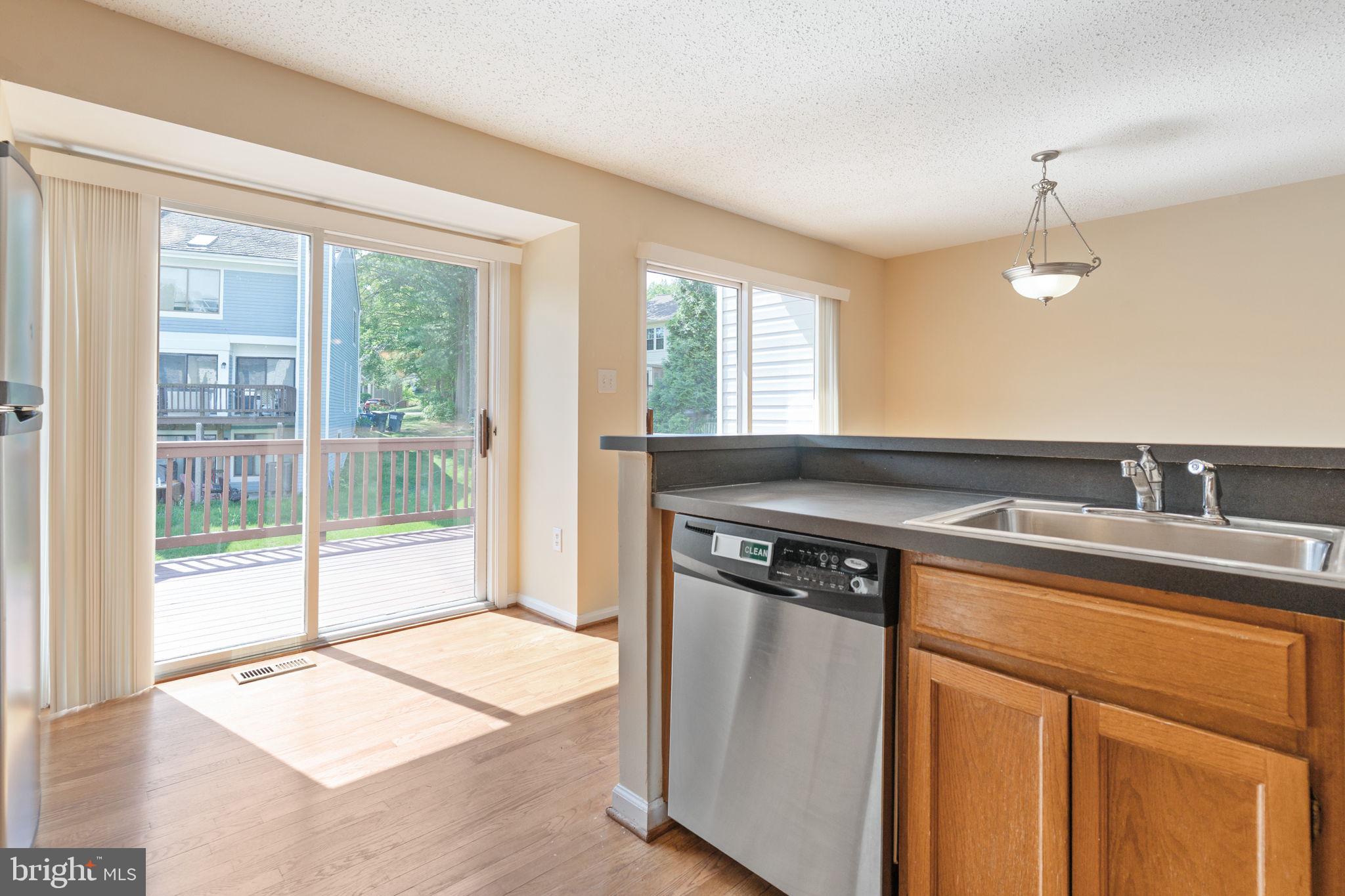 LAKE RIDGE - MOHICAN - Residential Lease