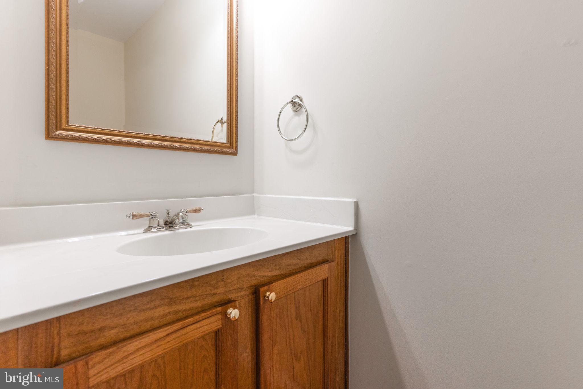 LAKE RIDGE - MOHICAN - Residential Lease