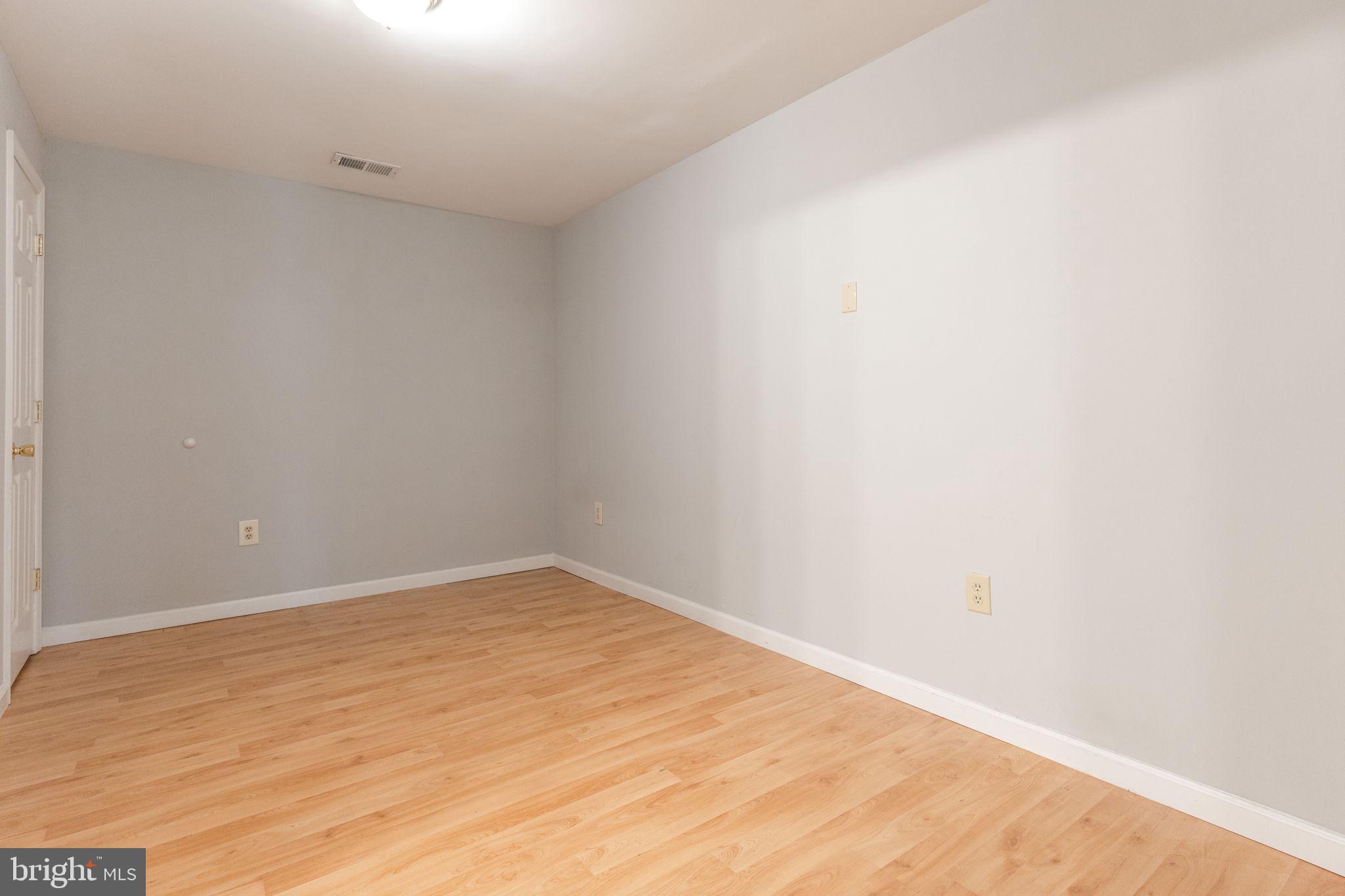 LAKE RIDGE - MOHICAN - Residential Lease