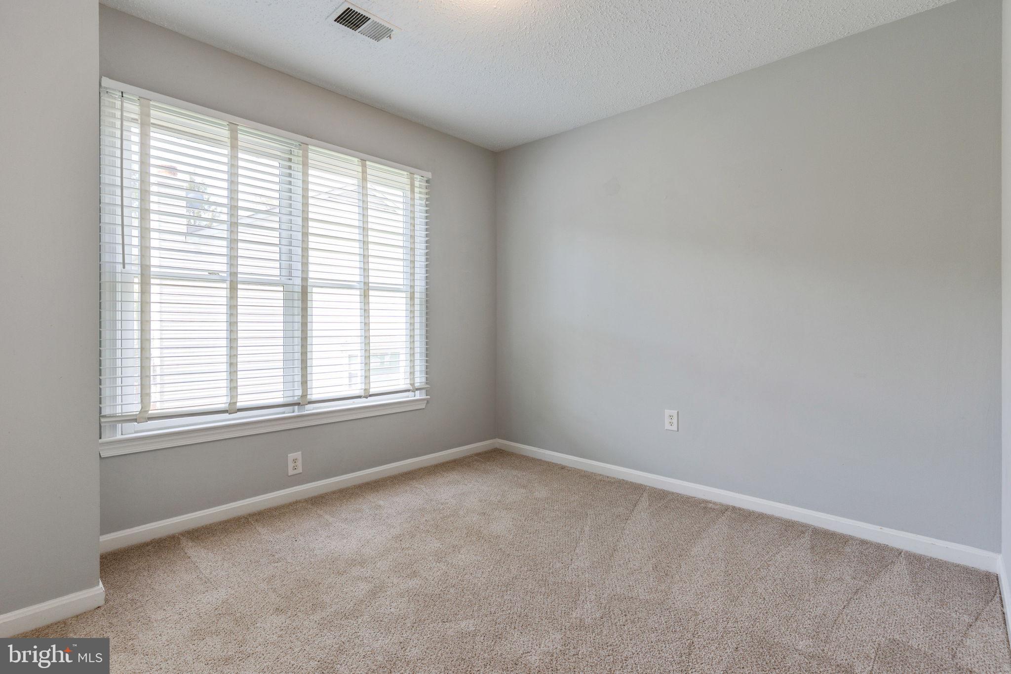 LAKE RIDGE - MOHICAN - Residential Lease