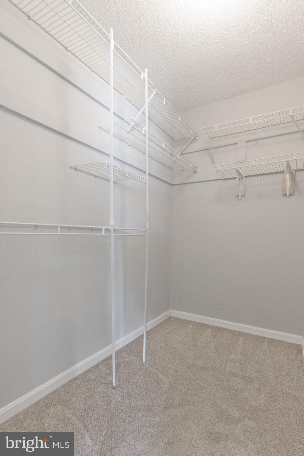 LAKE RIDGE - MOHICAN - Residential Lease