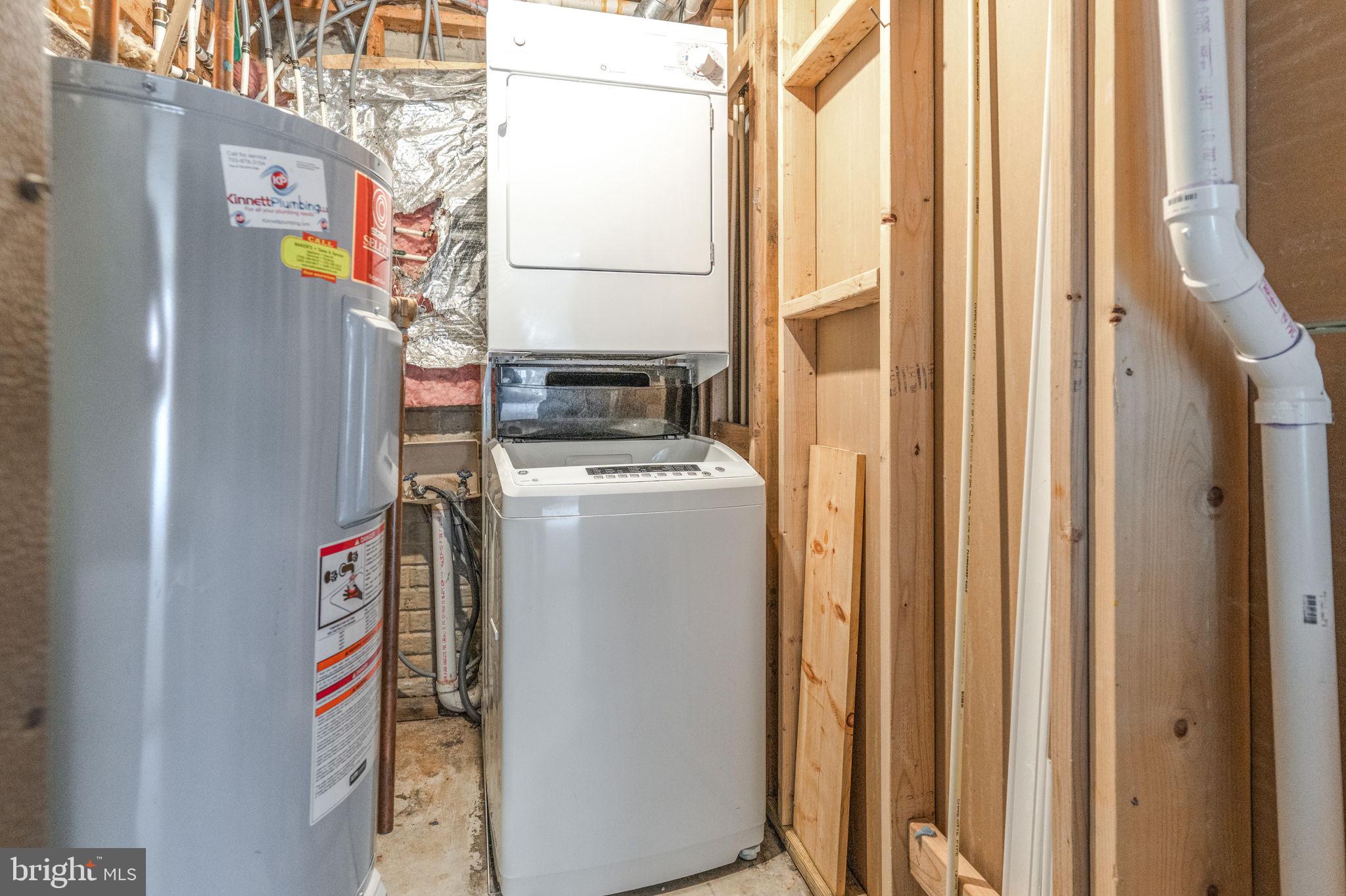 LAKE RIDGE - MOHICAN - Residential Lease