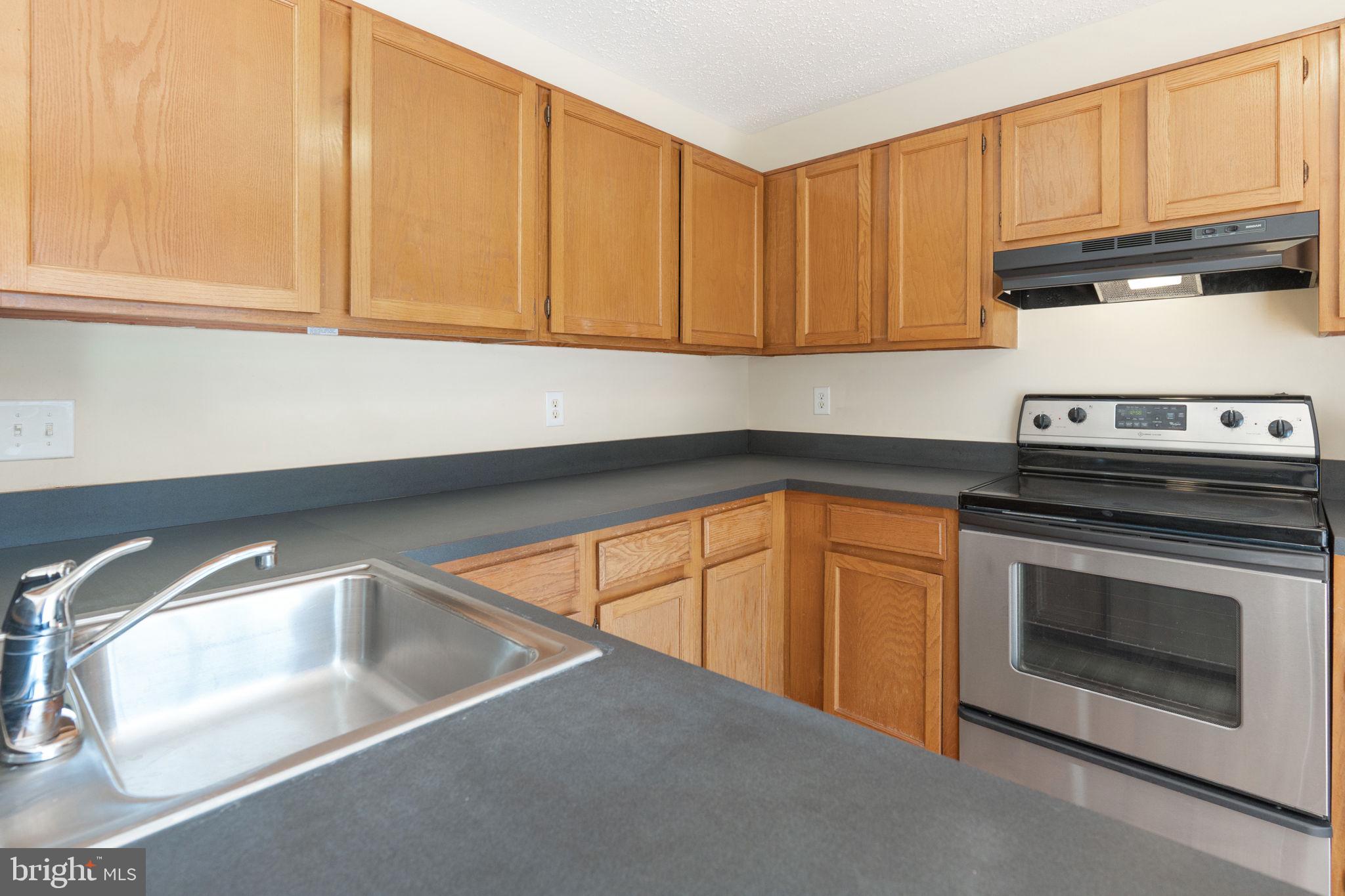 LAKE RIDGE - MOHICAN - Residential Lease