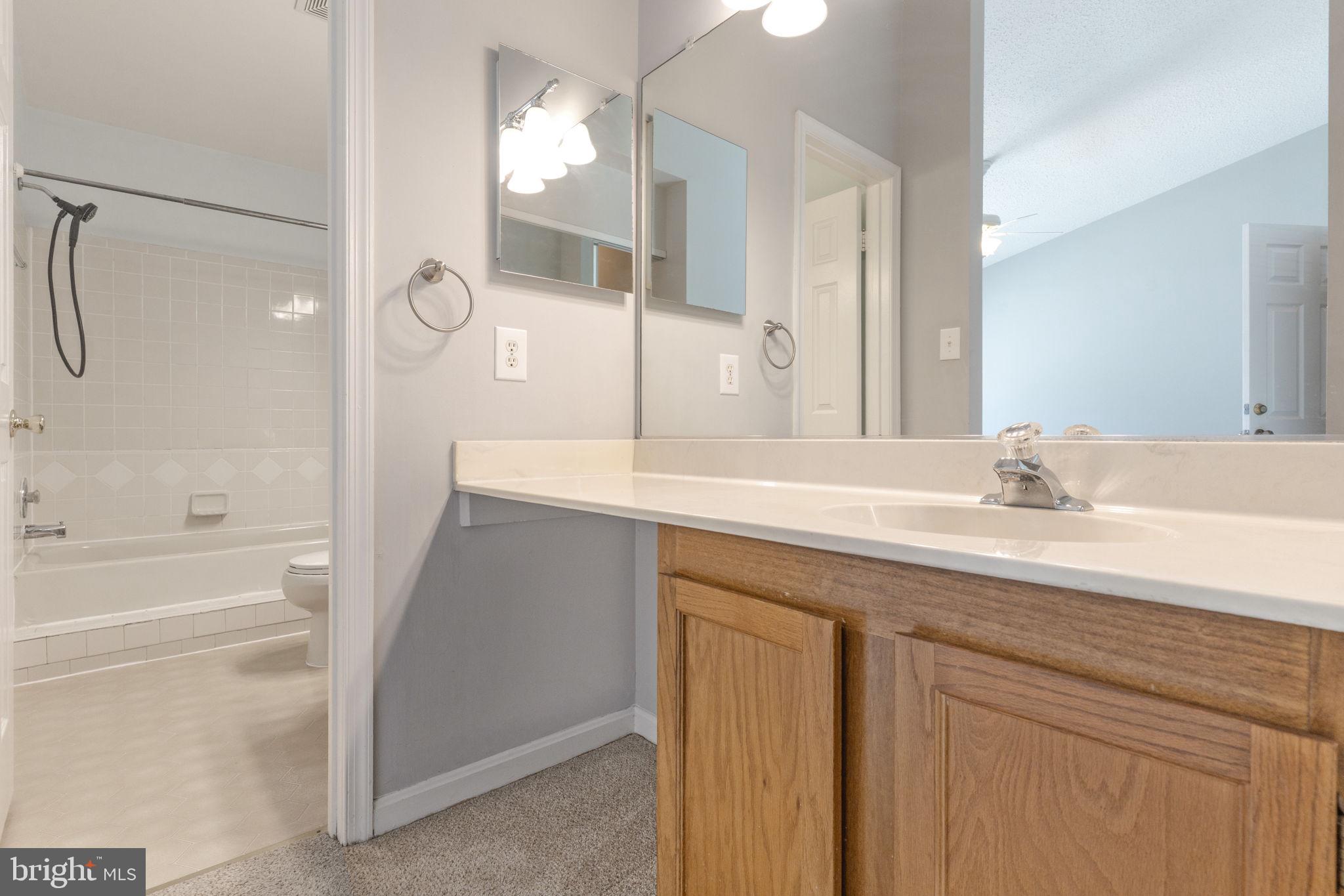 LAKE RIDGE - MOHICAN - Residential Lease