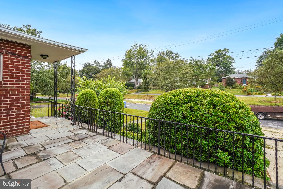 GLENVIEW - Residential Lease