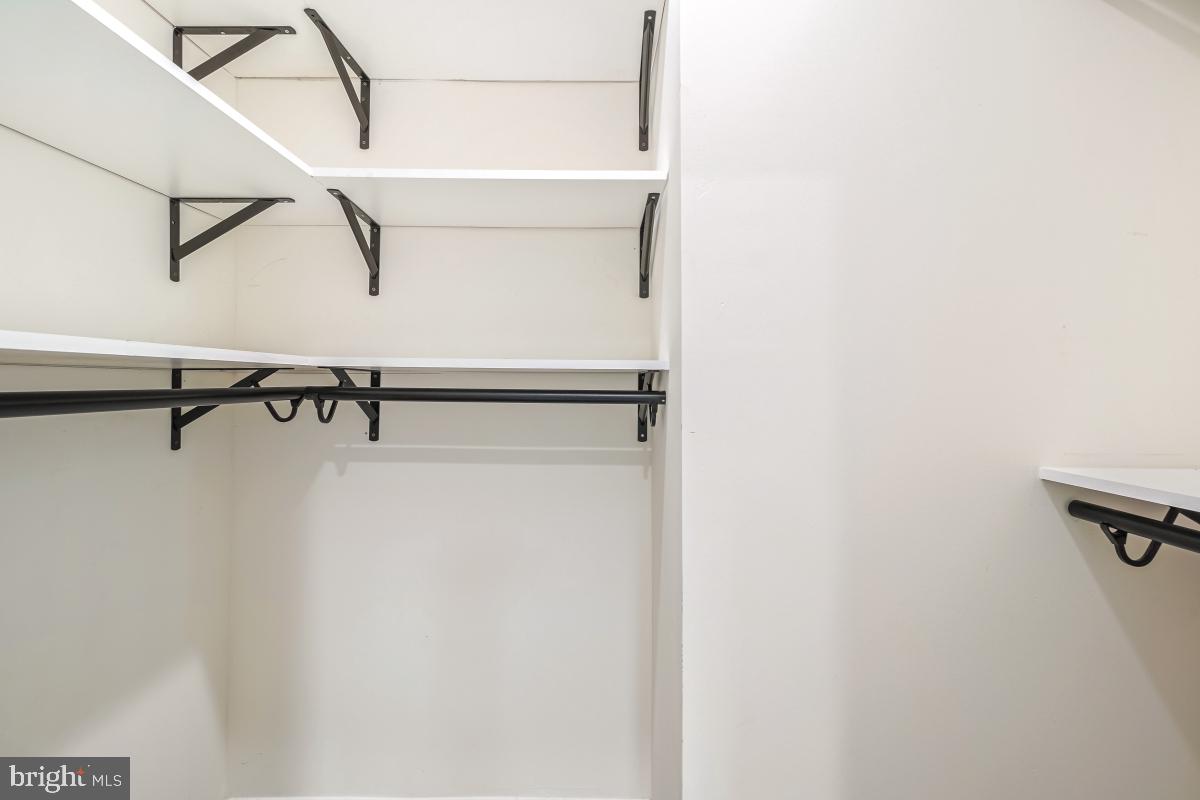 GLENVIEW - Residential Lease