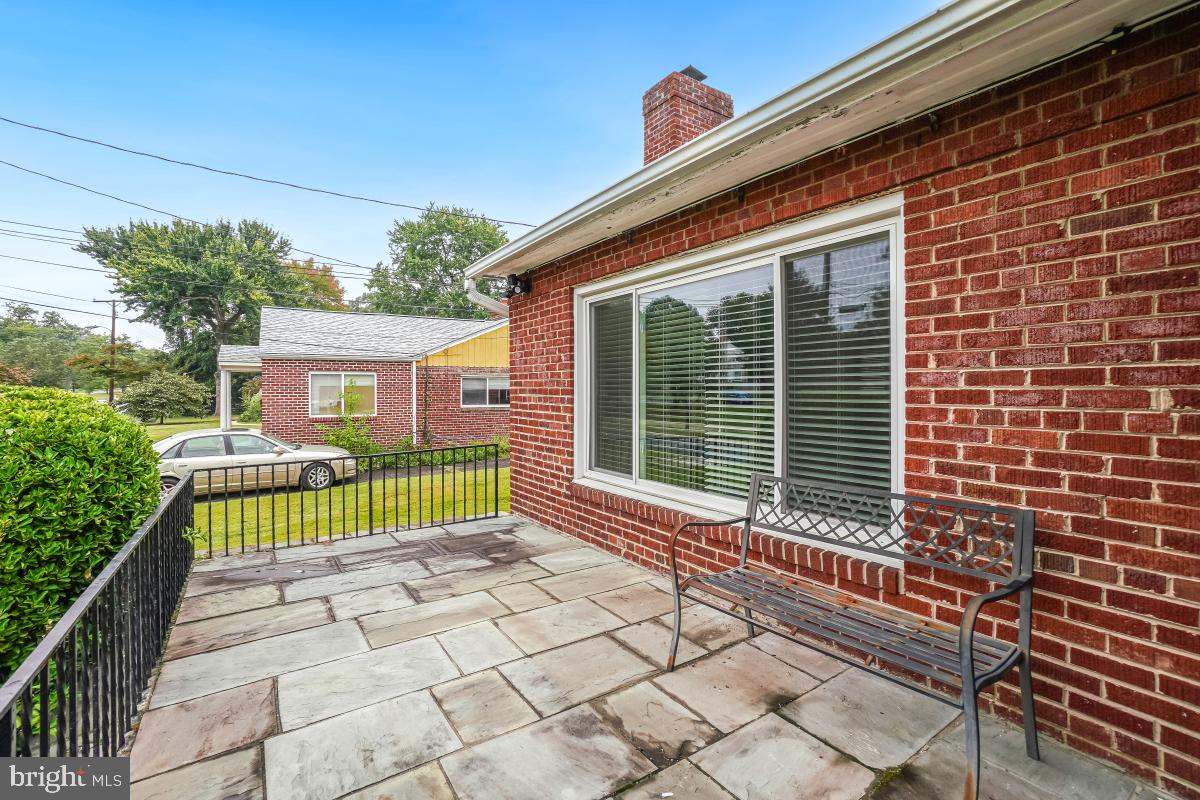 GLENVIEW - Residential Lease