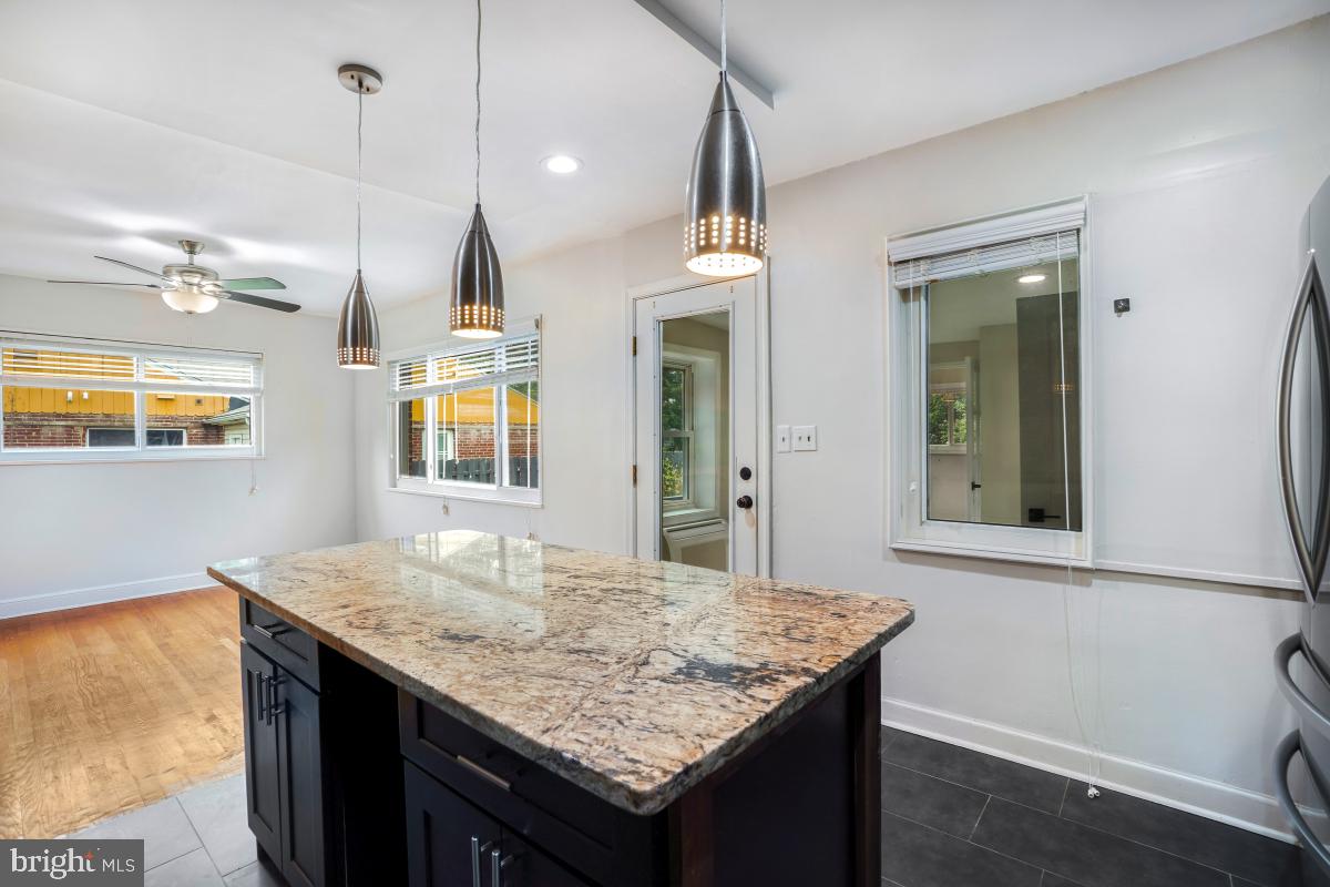 GLENVIEW - Residential Lease