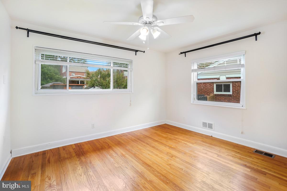 GLENVIEW - Residential Lease