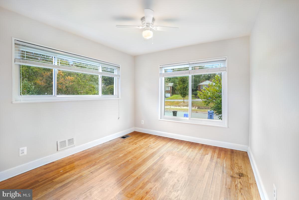 GLENVIEW - Residential Lease