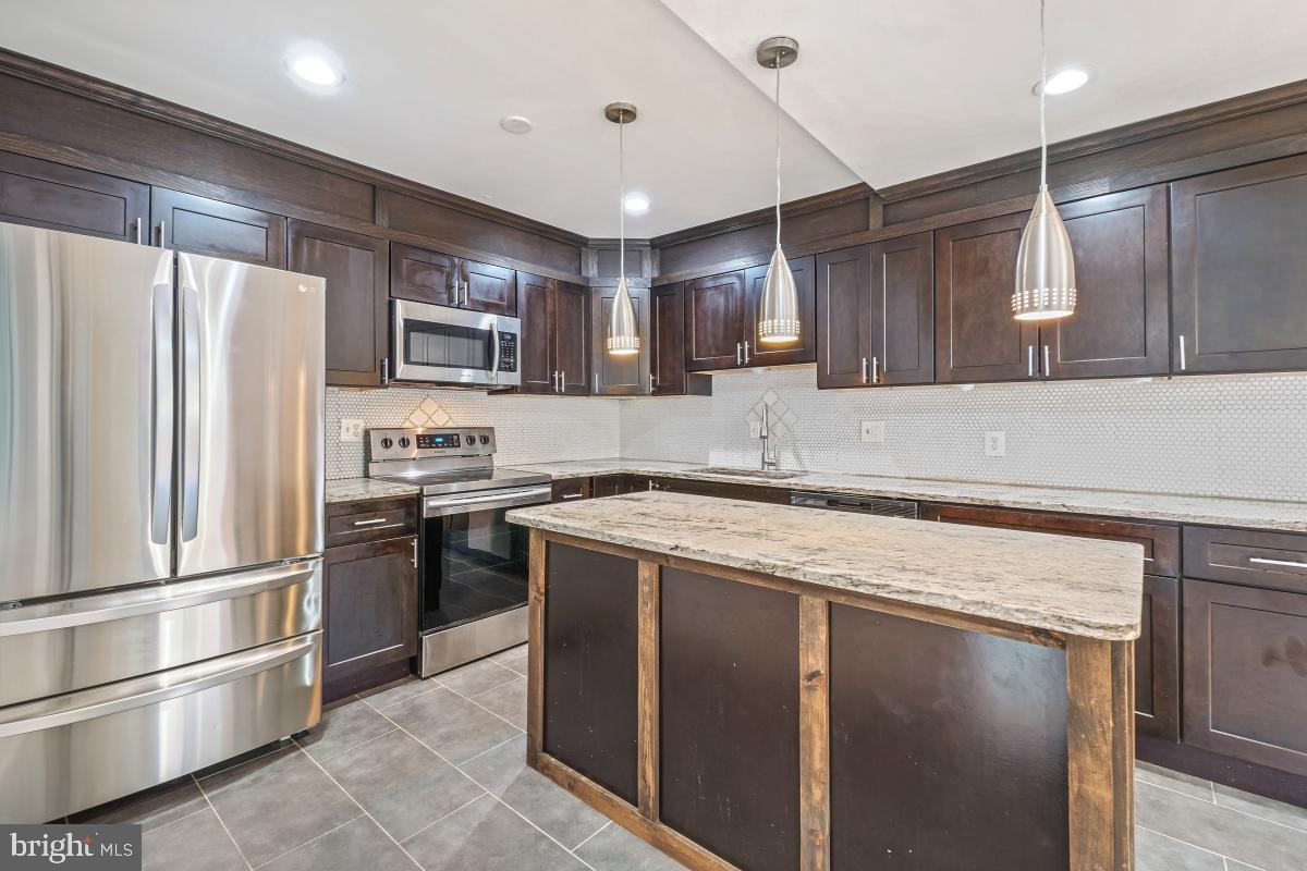 GLENVIEW - Residential Lease