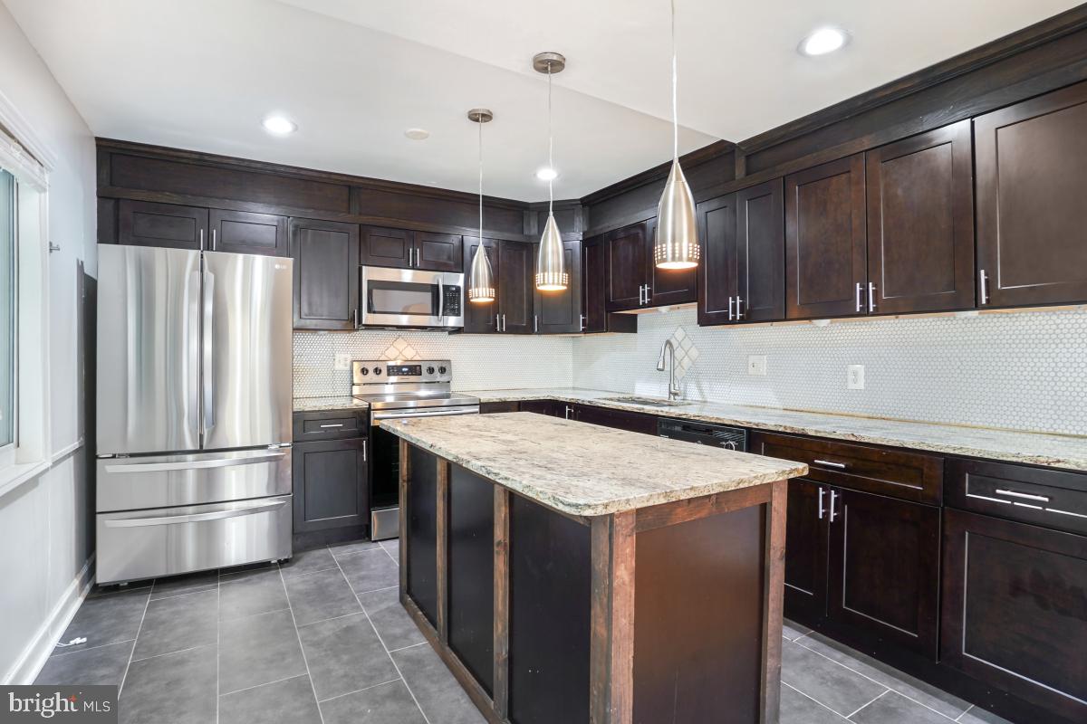 GLENVIEW - Residential Lease