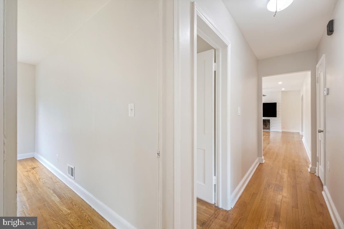 GLENVIEW - Residential Lease