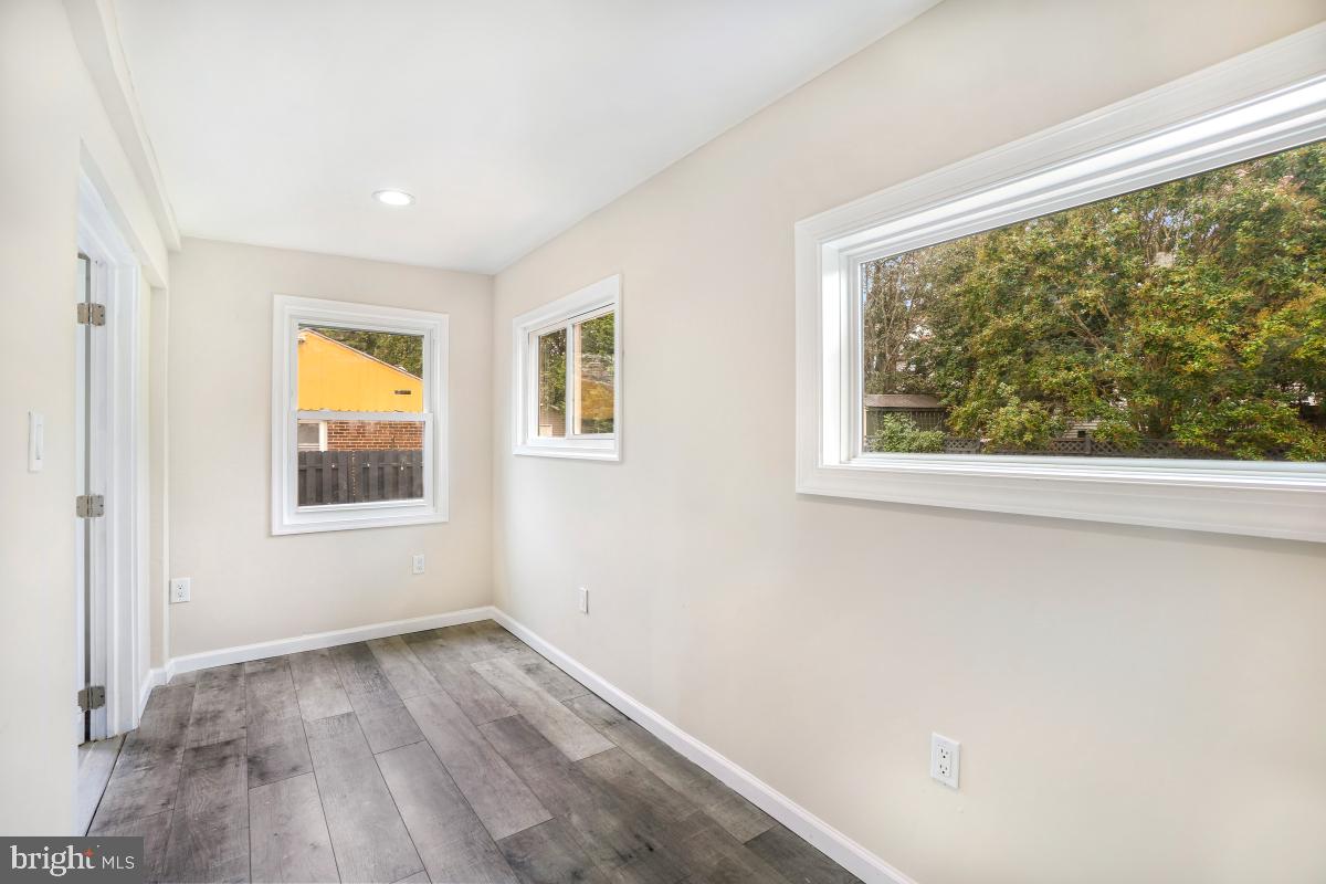 GLENVIEW - Residential Lease