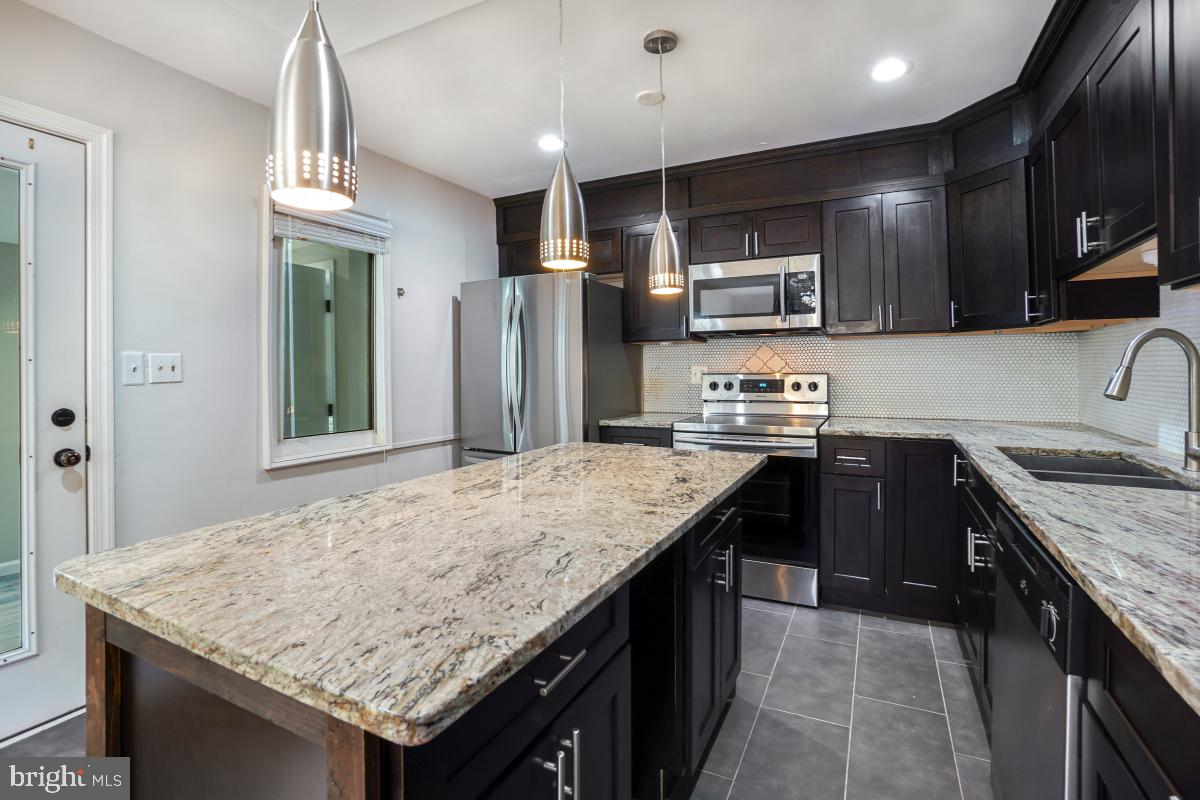 GLENVIEW - Residential Lease