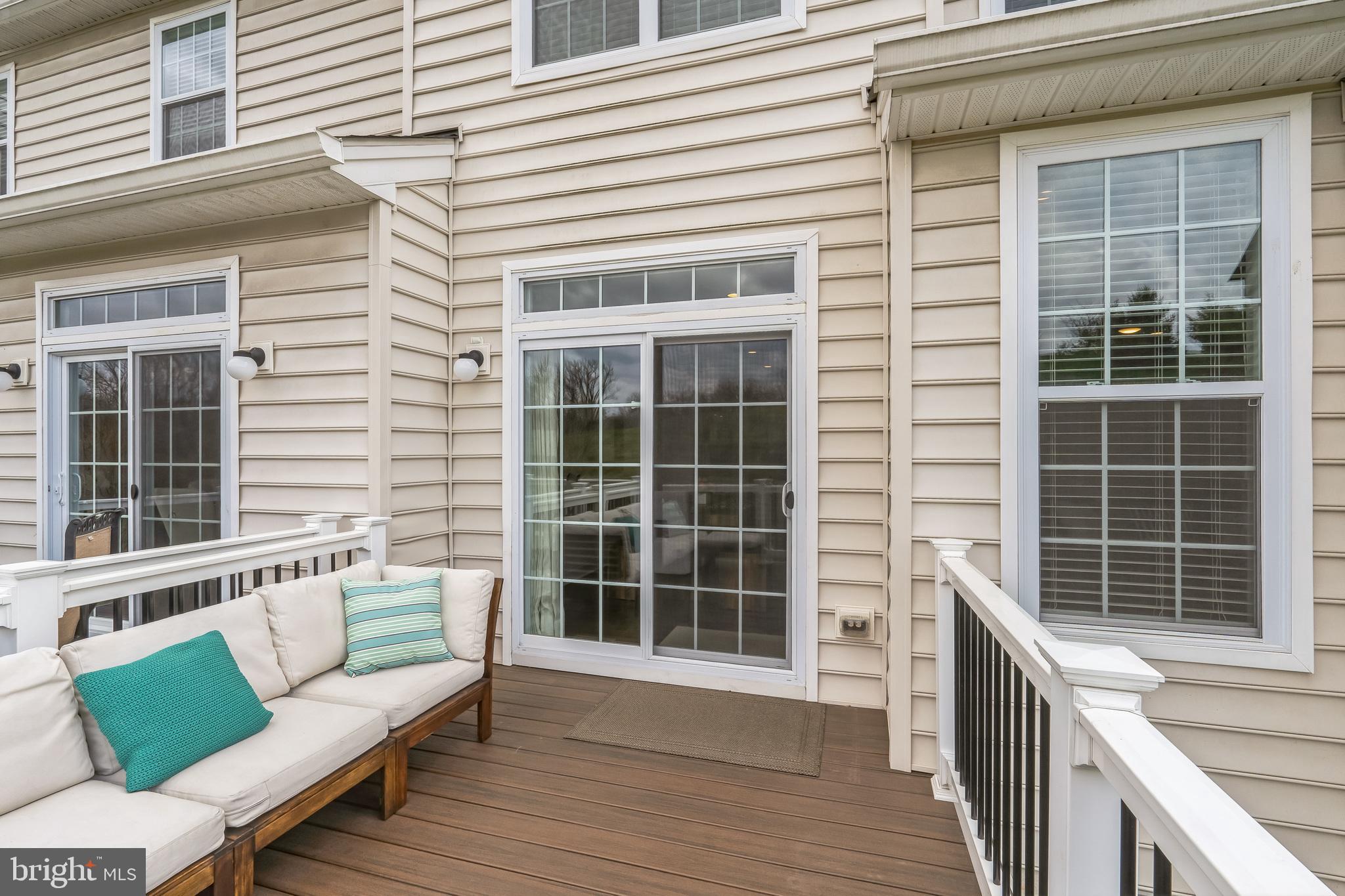 OAKS AT LAFAYETTE HILL - Residential