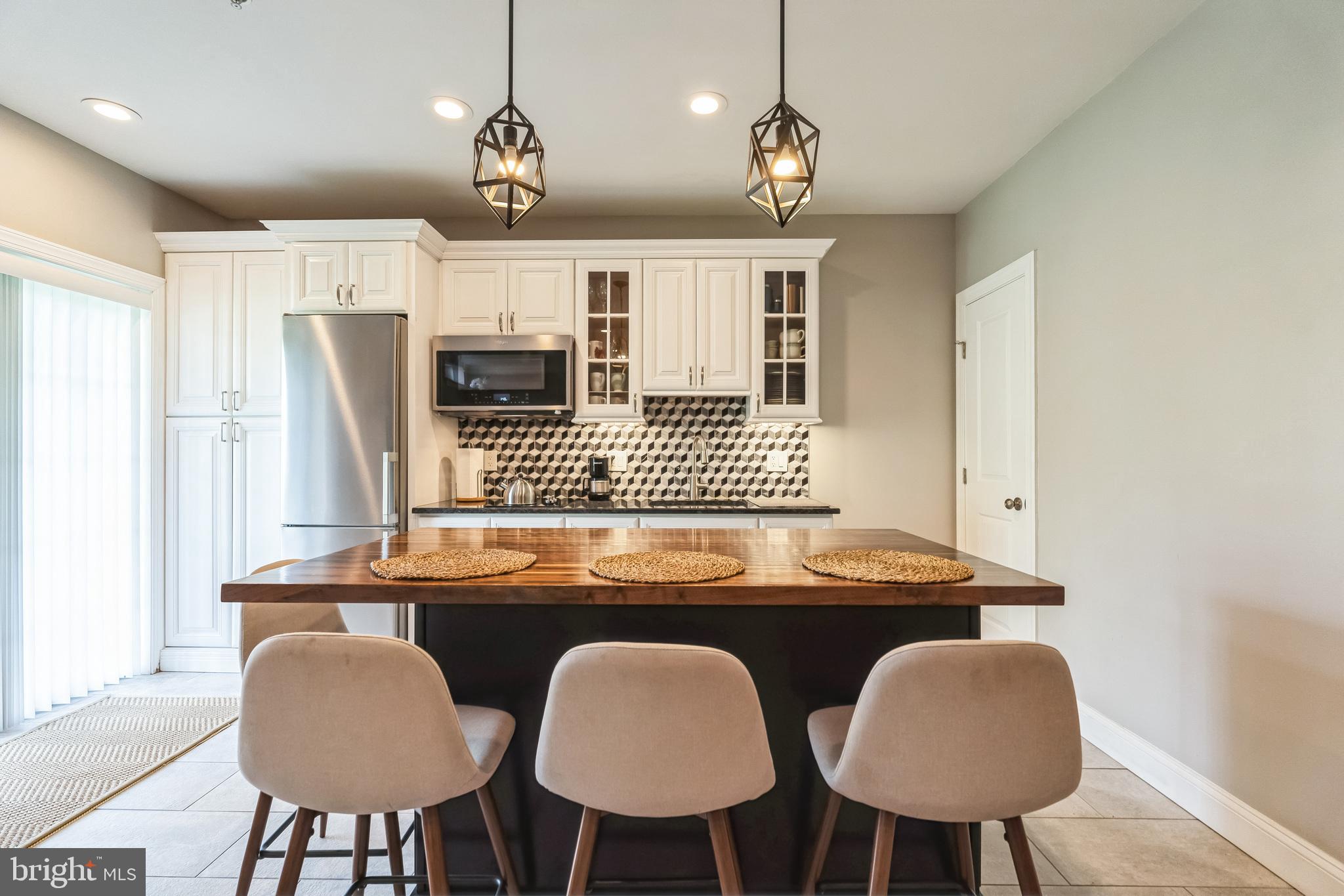 OAKS AT LAFAYETTE HILL - Residential