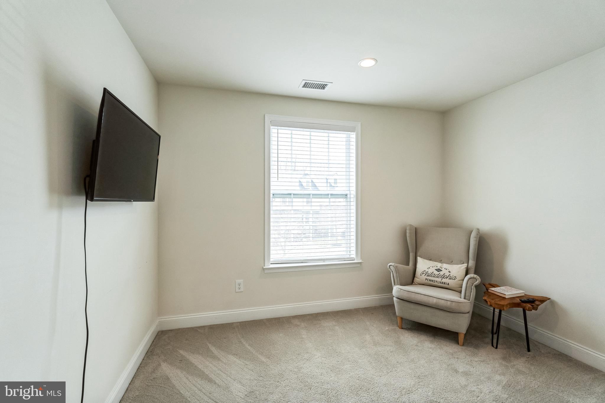 OAKS AT LAFAYETTE HILL - Residential