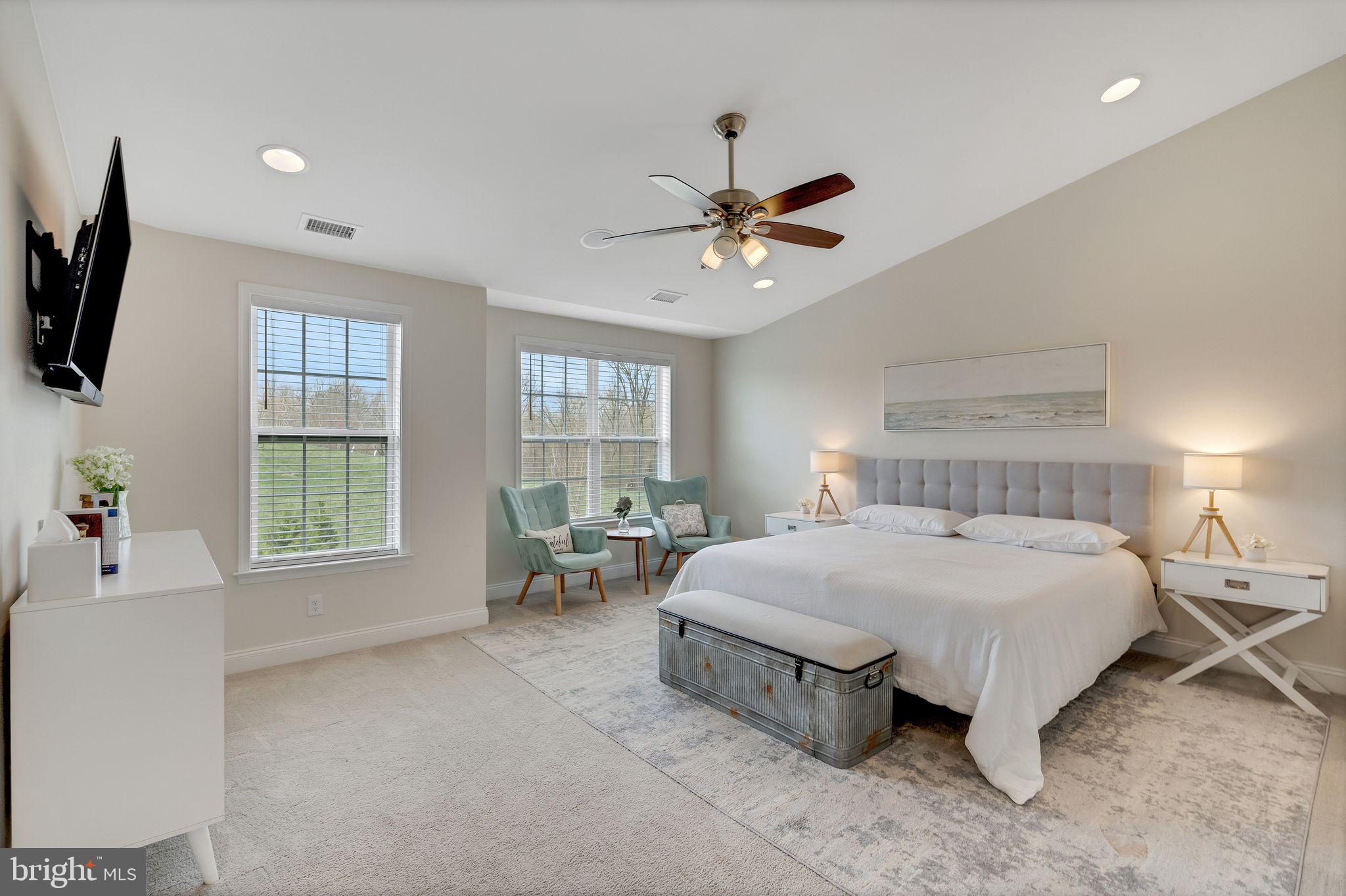 OAKS AT LAFAYETTE HILL - Residential