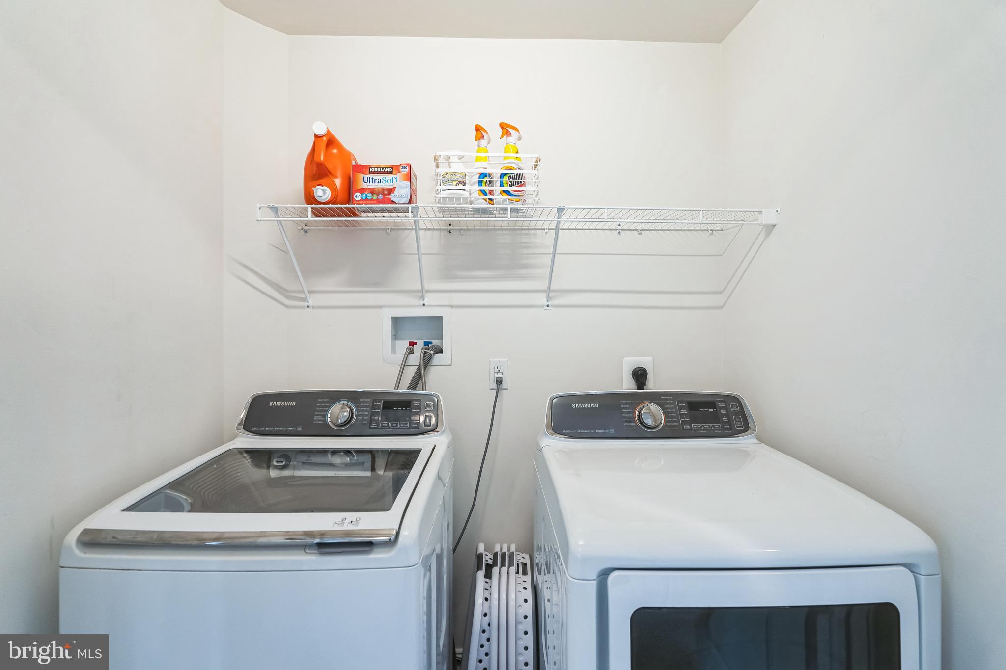 OAKS AT LAFAYETTE HILL - Residential