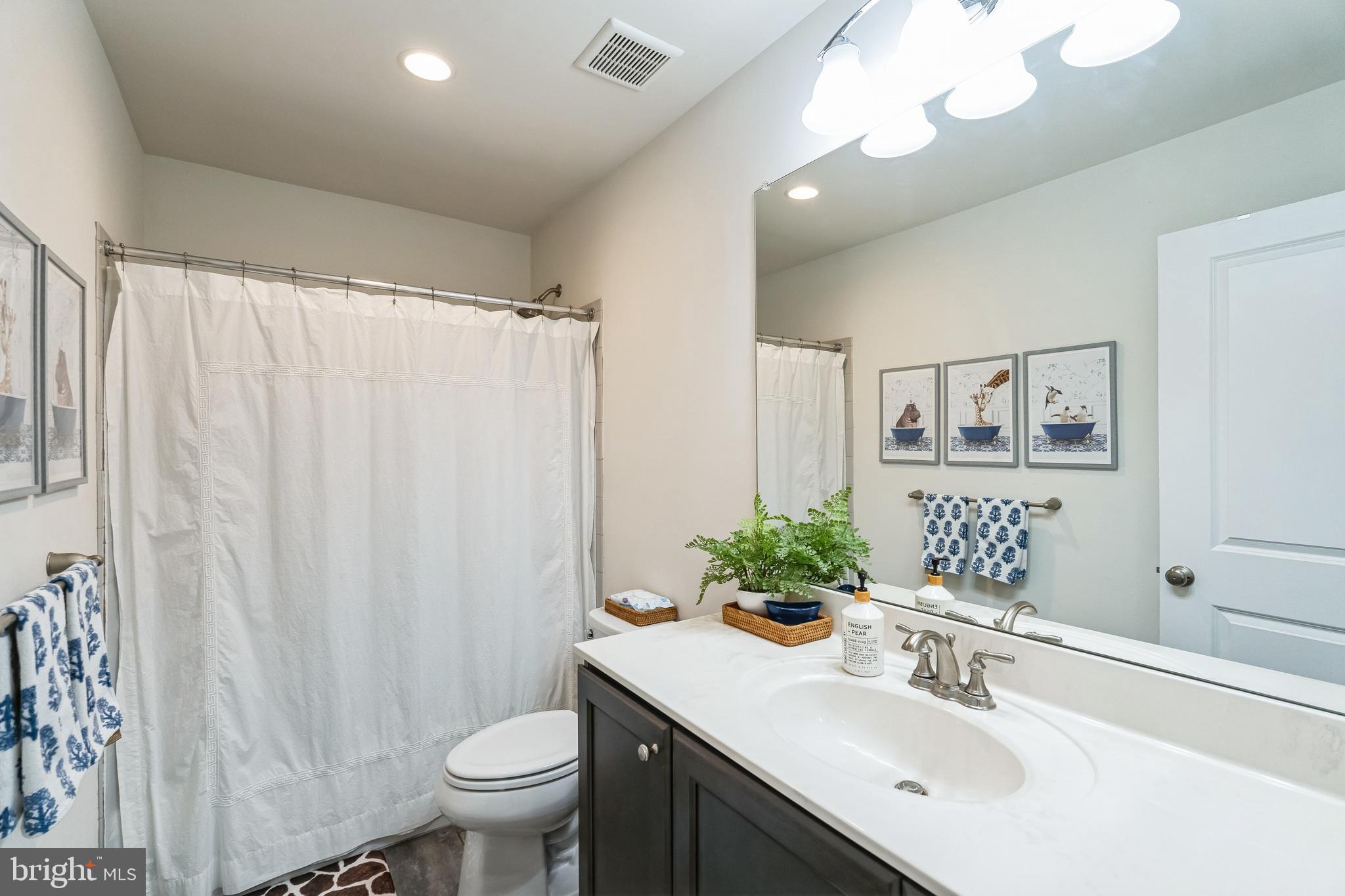 OAKS AT LAFAYETTE HILL - Residential