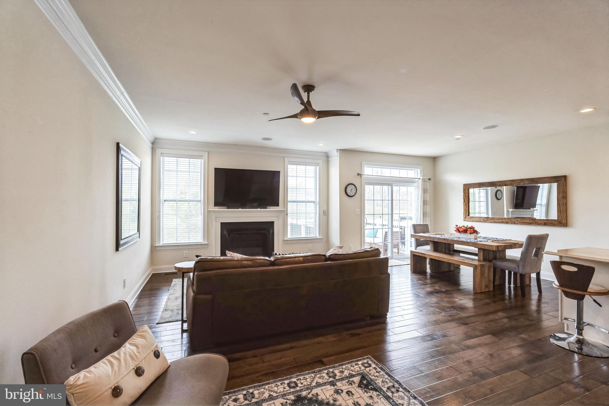 OAKS AT LAFAYETTE HILL - Residential