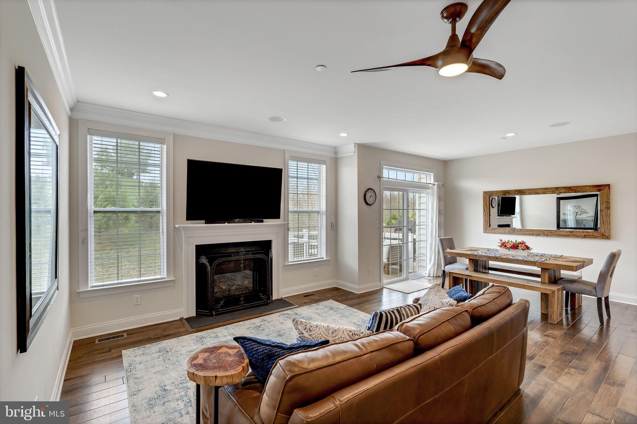 OAKS AT LAFAYETTE HILL - Residential