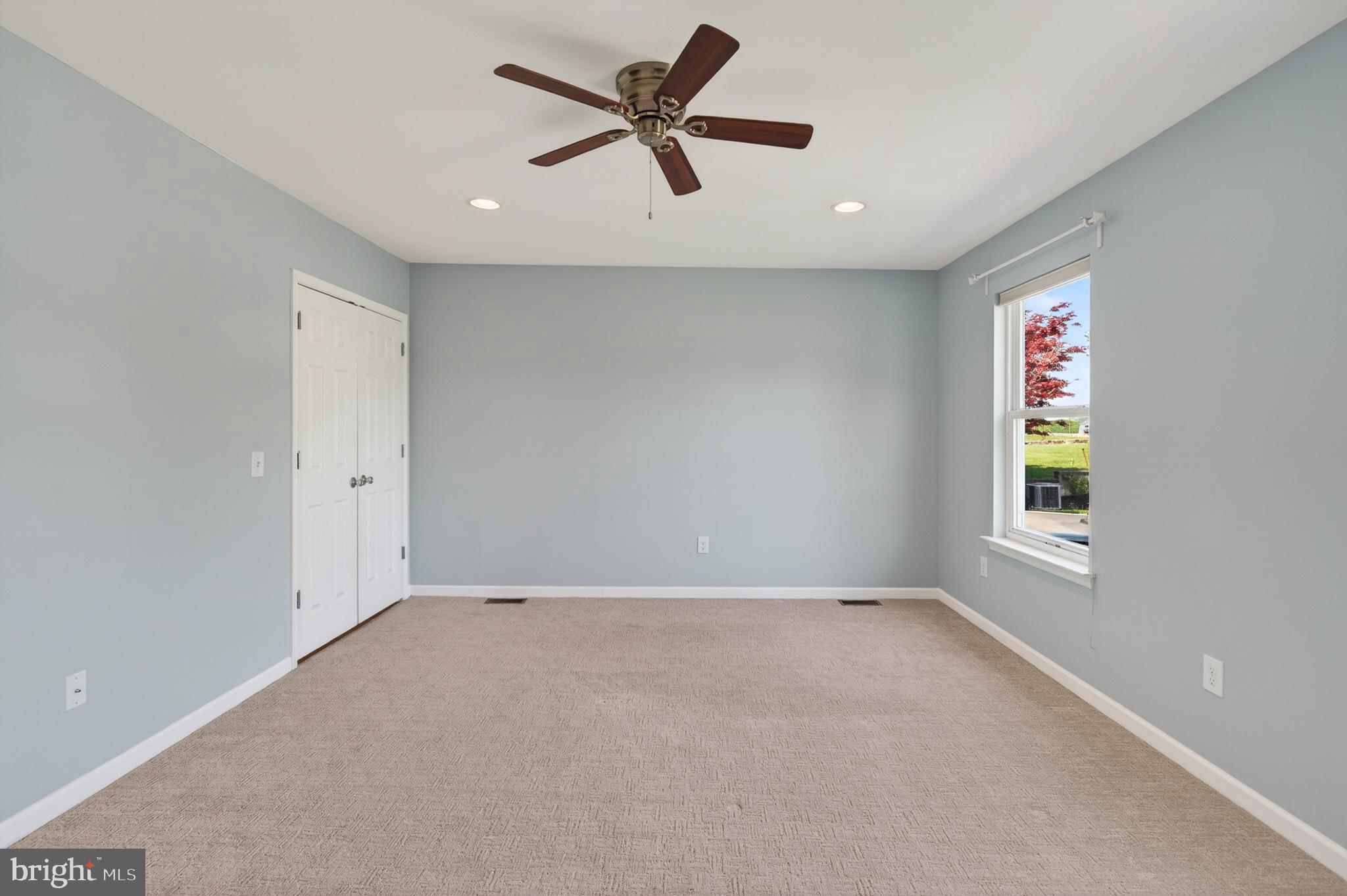 STRAWBERRY FIELDS - Residential