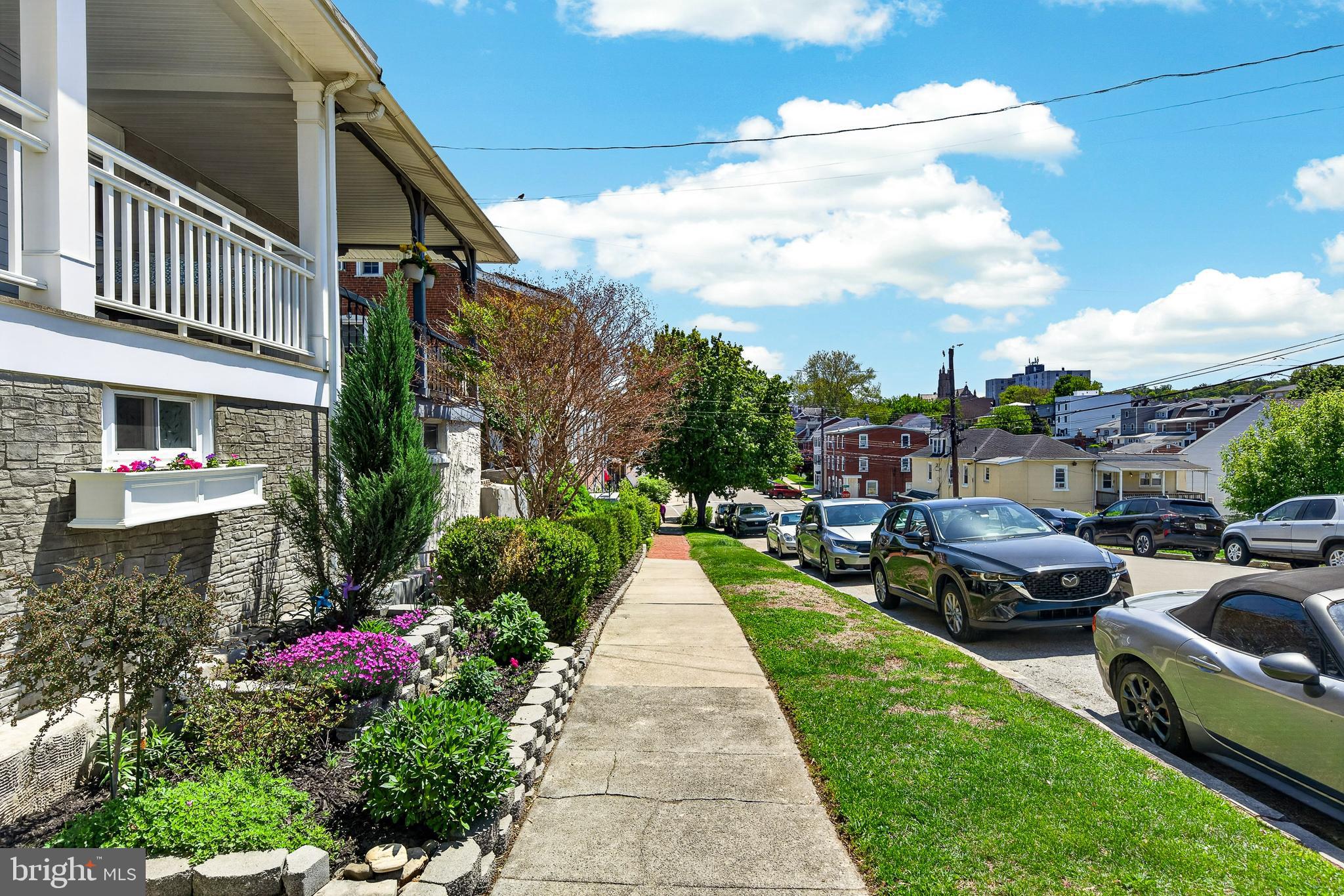 STRAWBERRY FIELDS - Residential