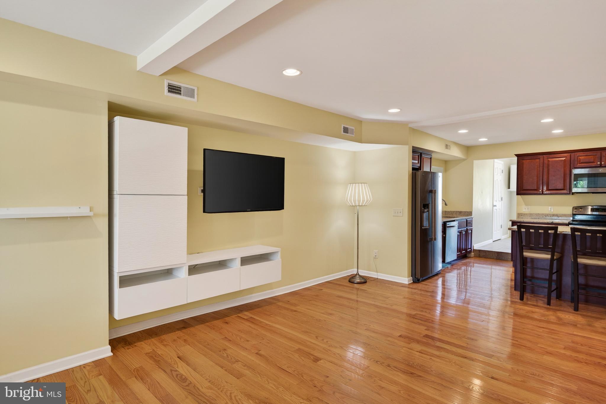 STRAWBERRY FIELDS - Residential