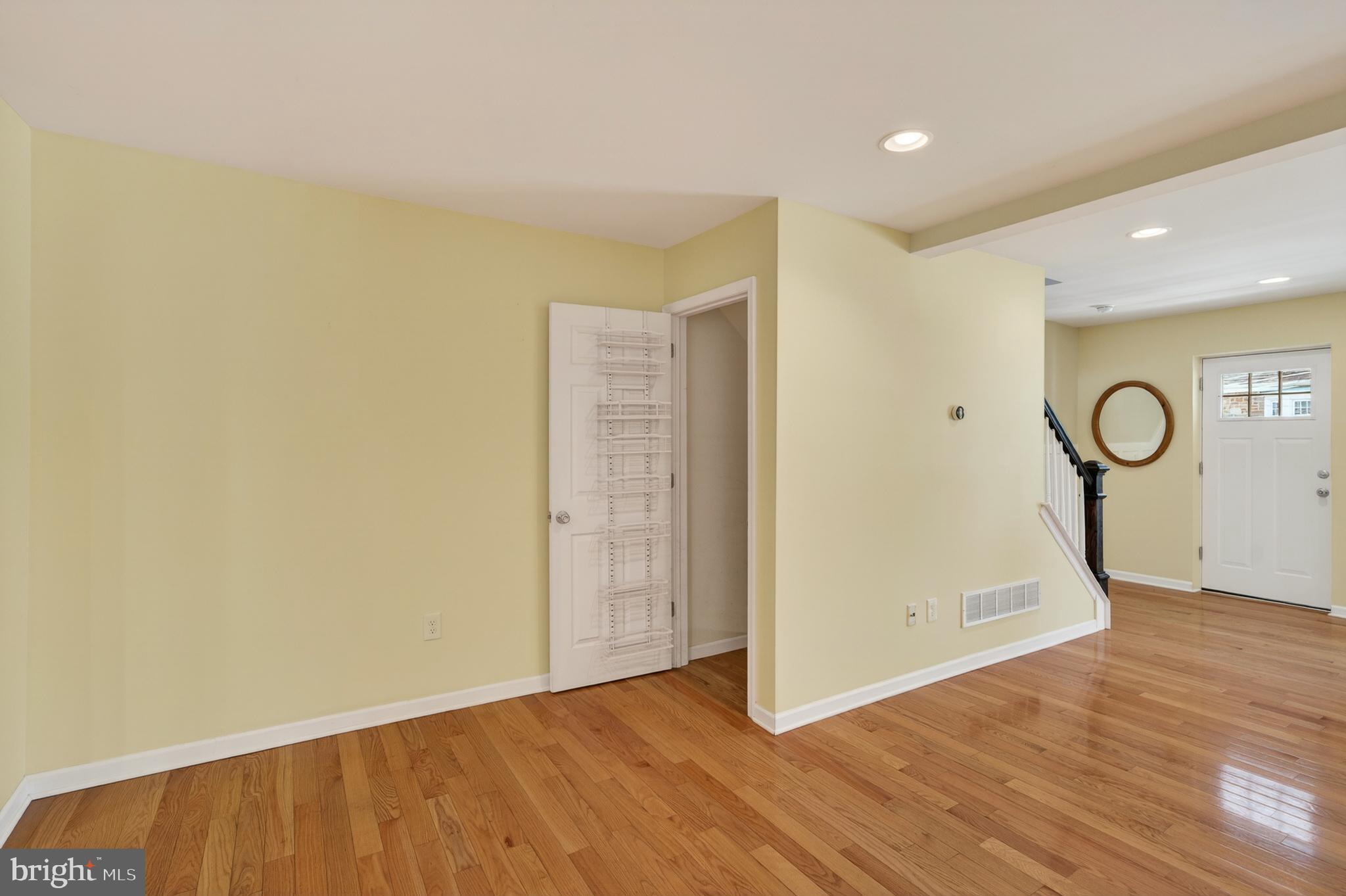 STRAWBERRY FIELDS - Residential