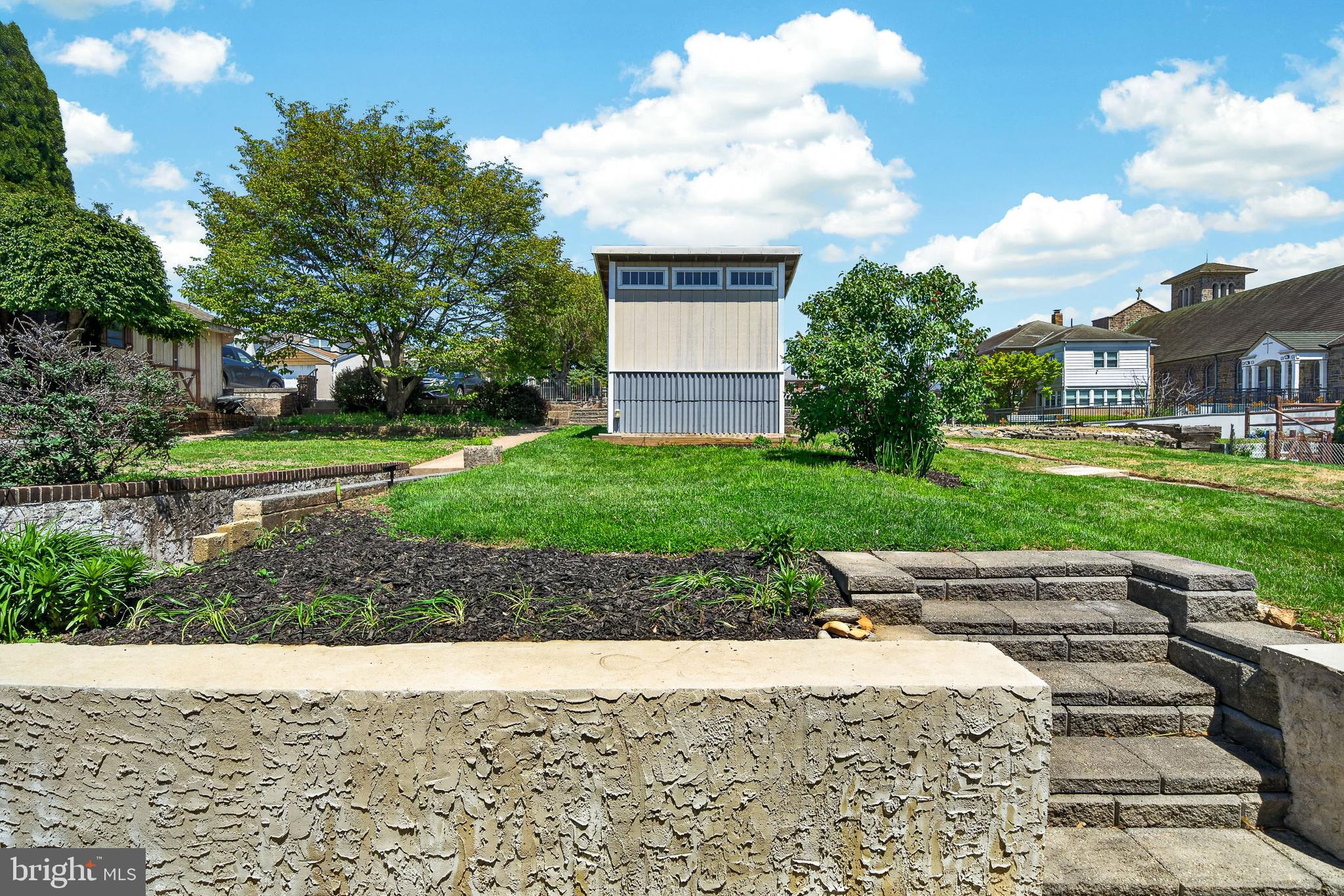 STRAWBERRY FIELDS - Residential