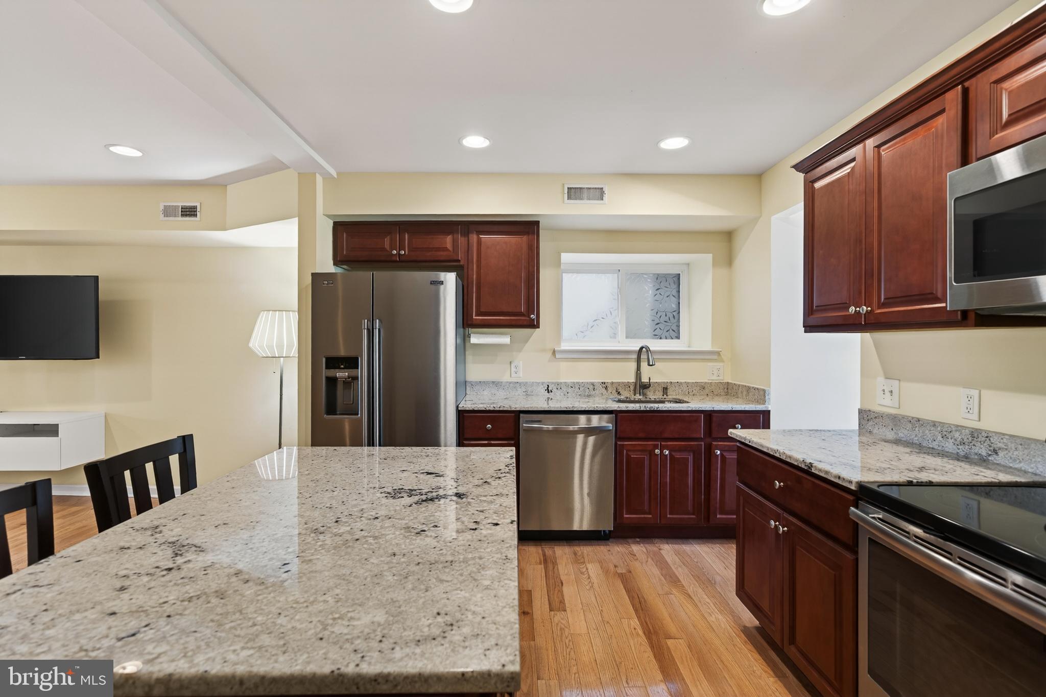 STRAWBERRY FIELDS - Residential