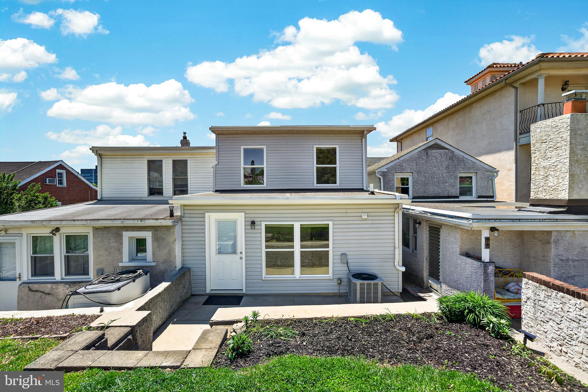 STRAWBERRY FIELDS - Residential