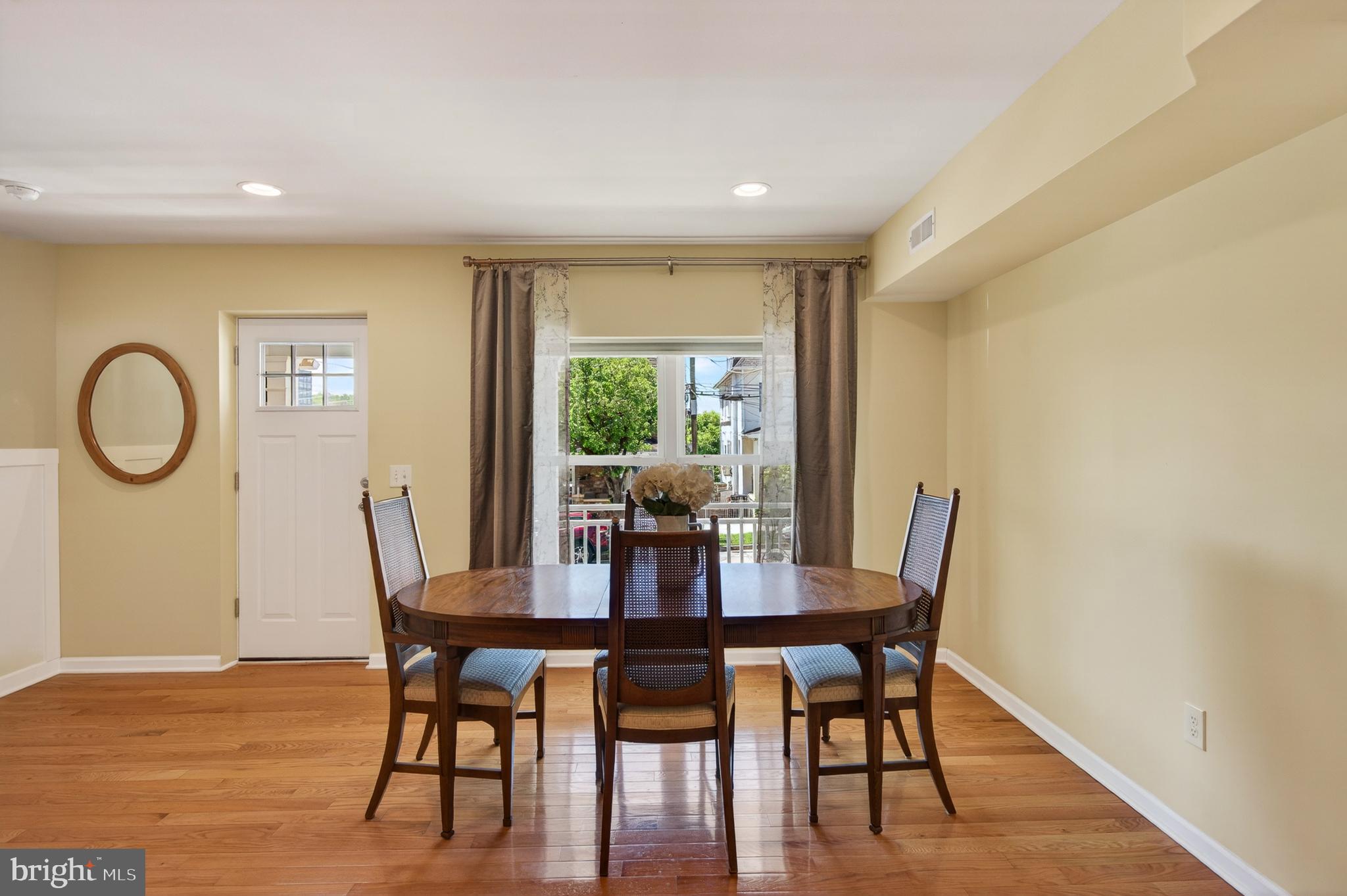 STRAWBERRY FIELDS - Residential