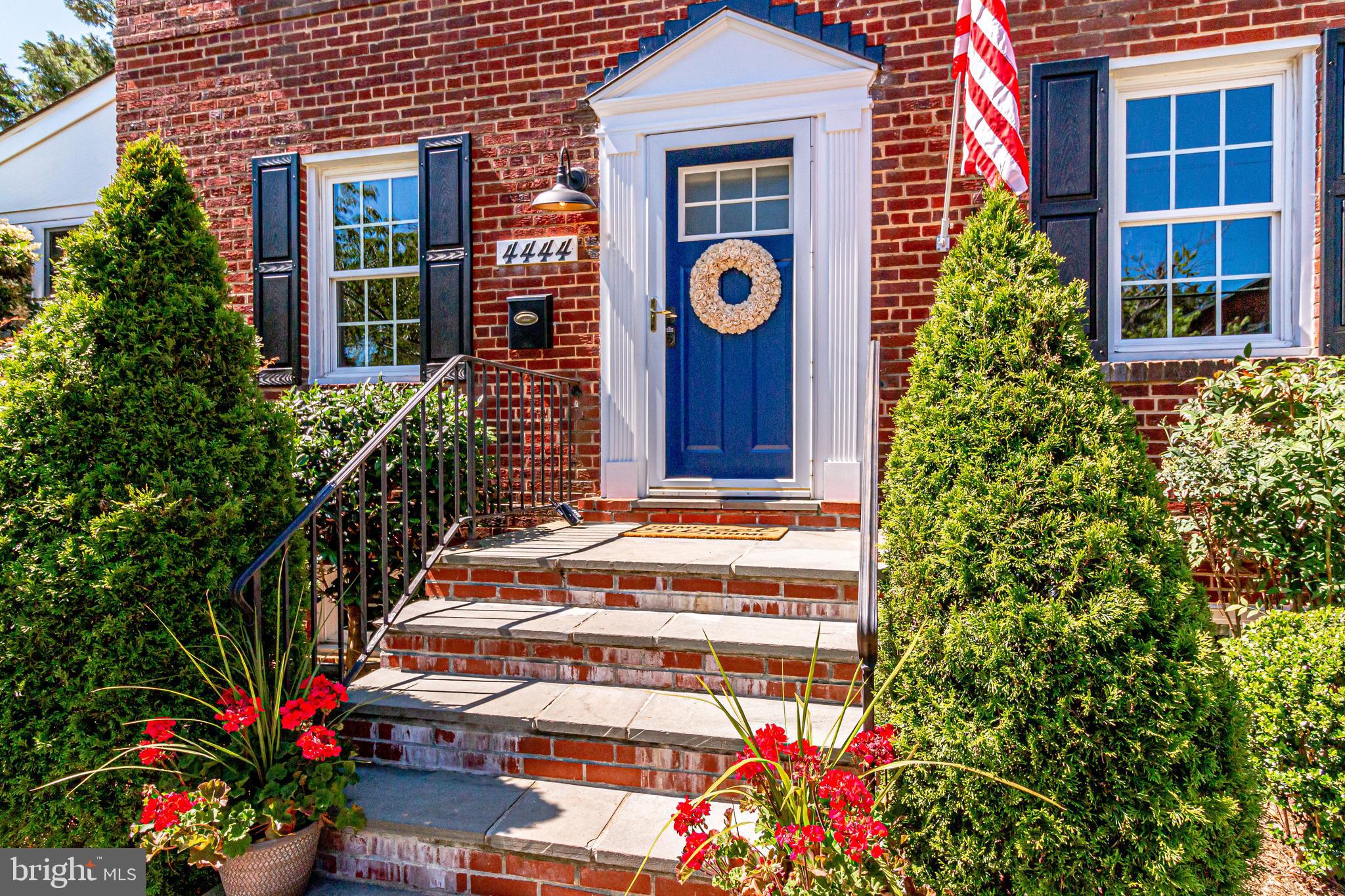 WAVERLY HILLS - Residential