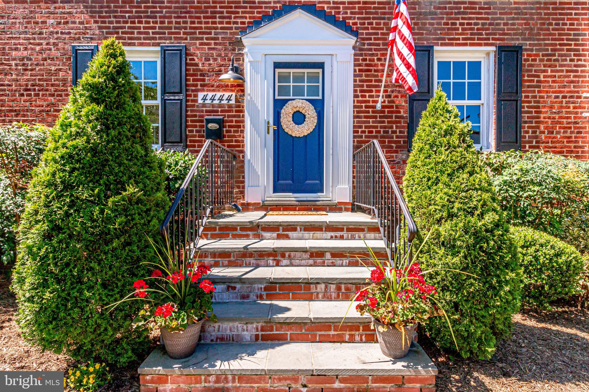WAVERLY HILLS - Residential