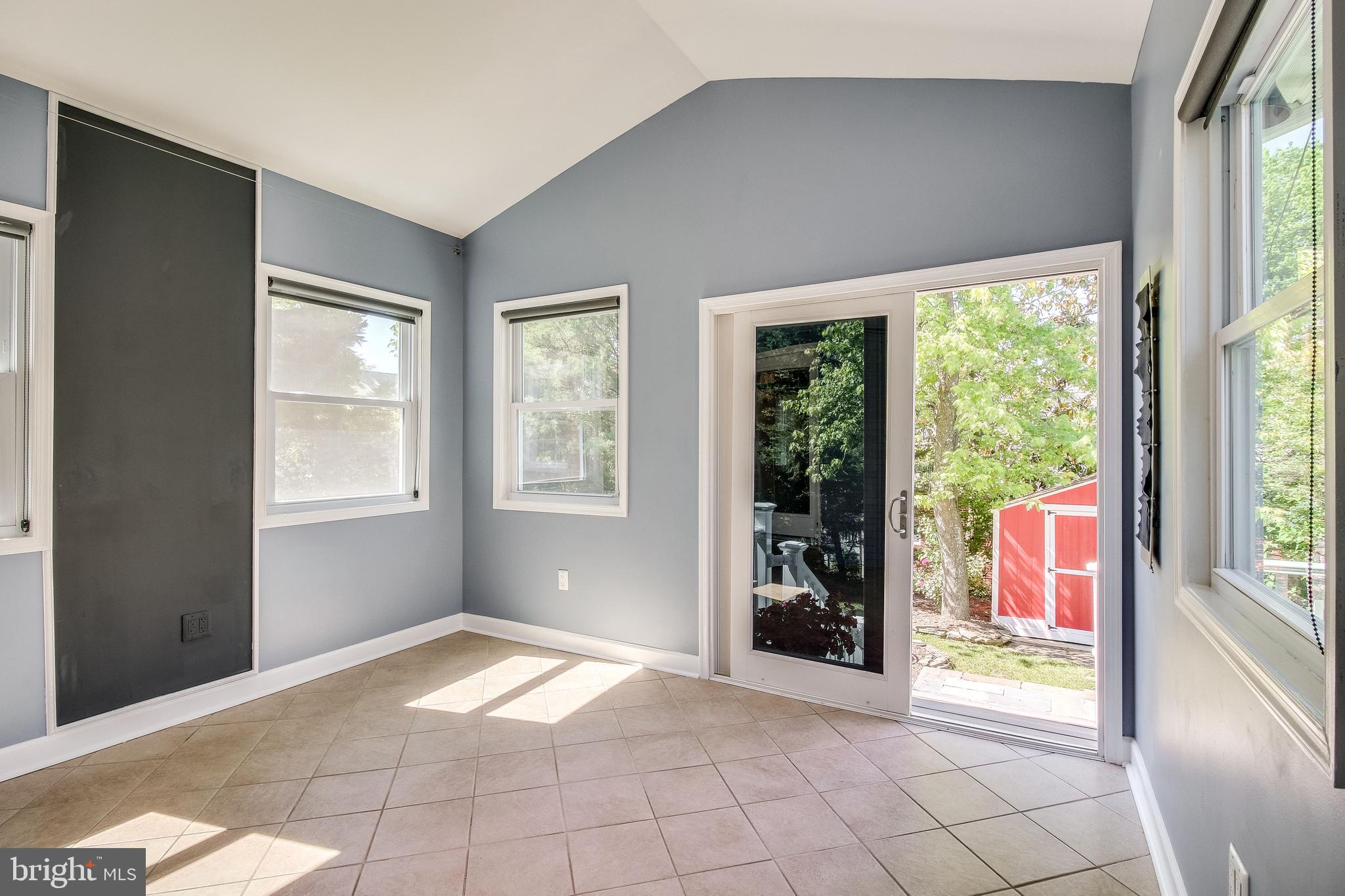 WAVERLY HILLS - Residential