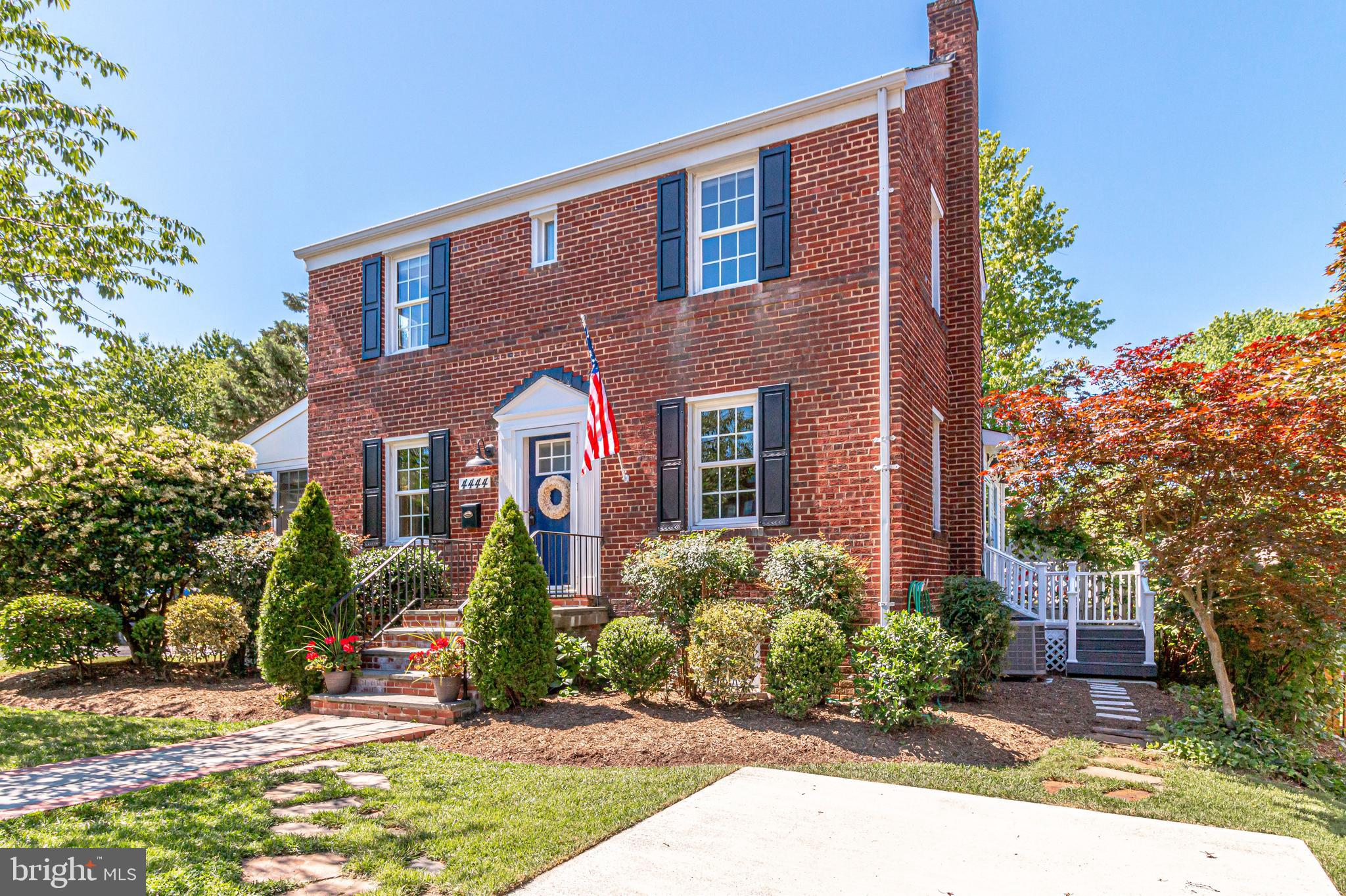 WAVERLY HILLS - Residential
