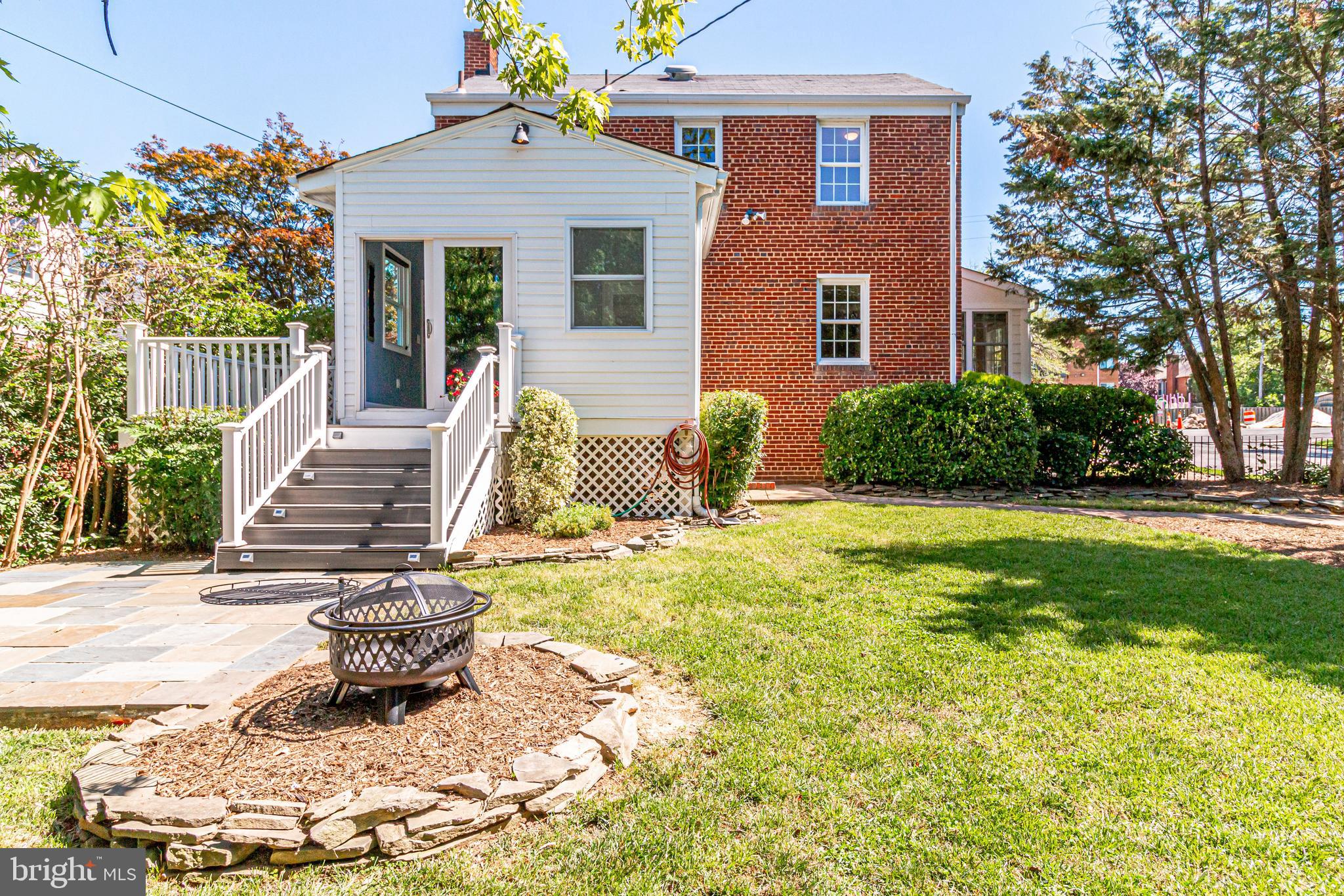 WAVERLY HILLS - Residential