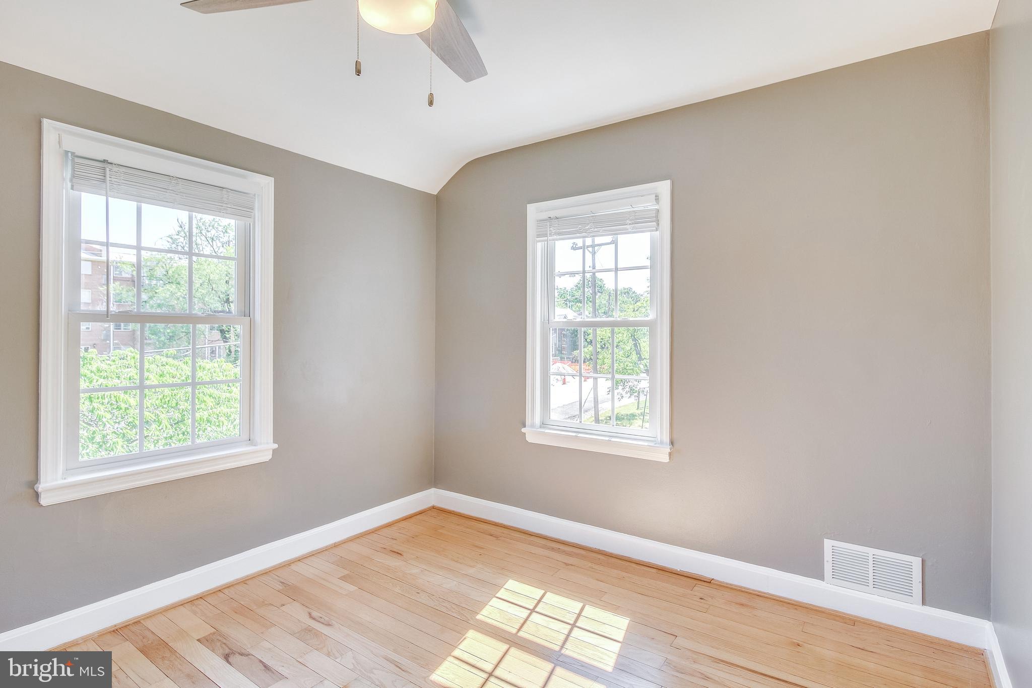 WAVERLY HILLS - Residential