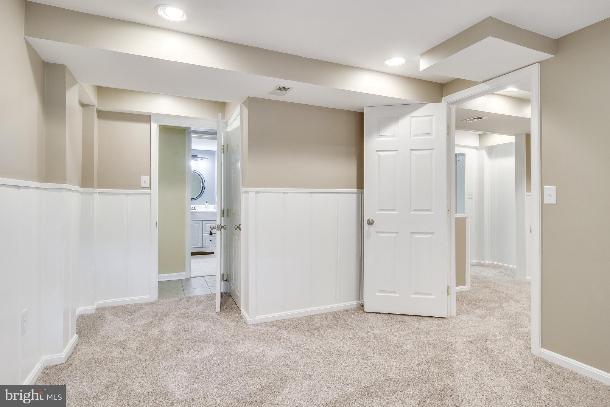 WAVERLY HILLS - Residential