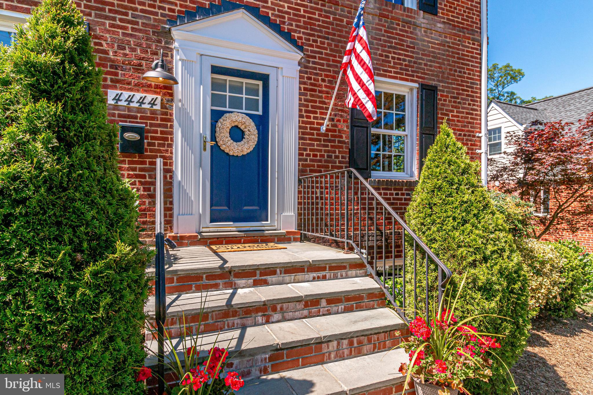 WAVERLY HILLS - Residential