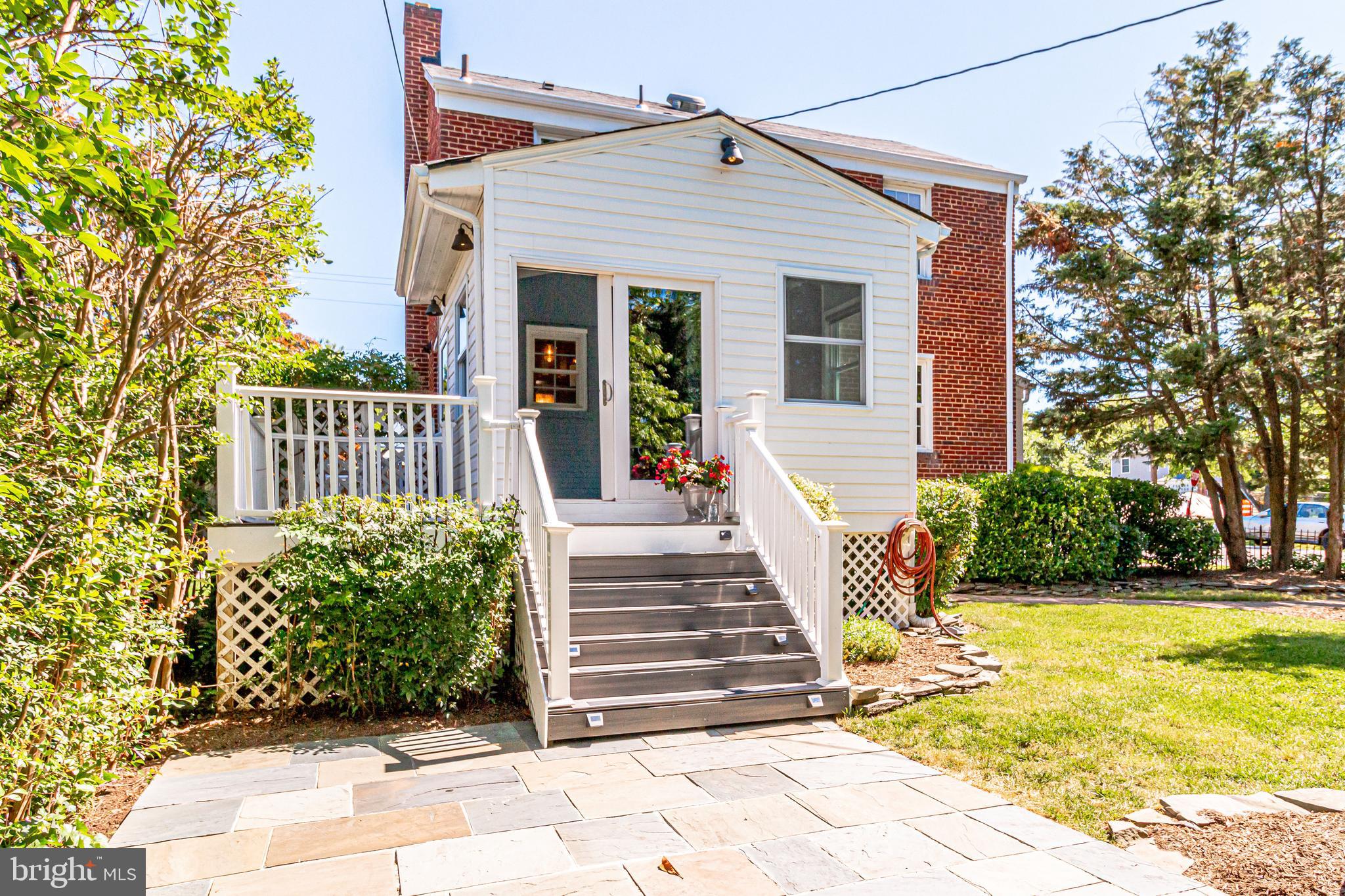 WAVERLY HILLS - Residential