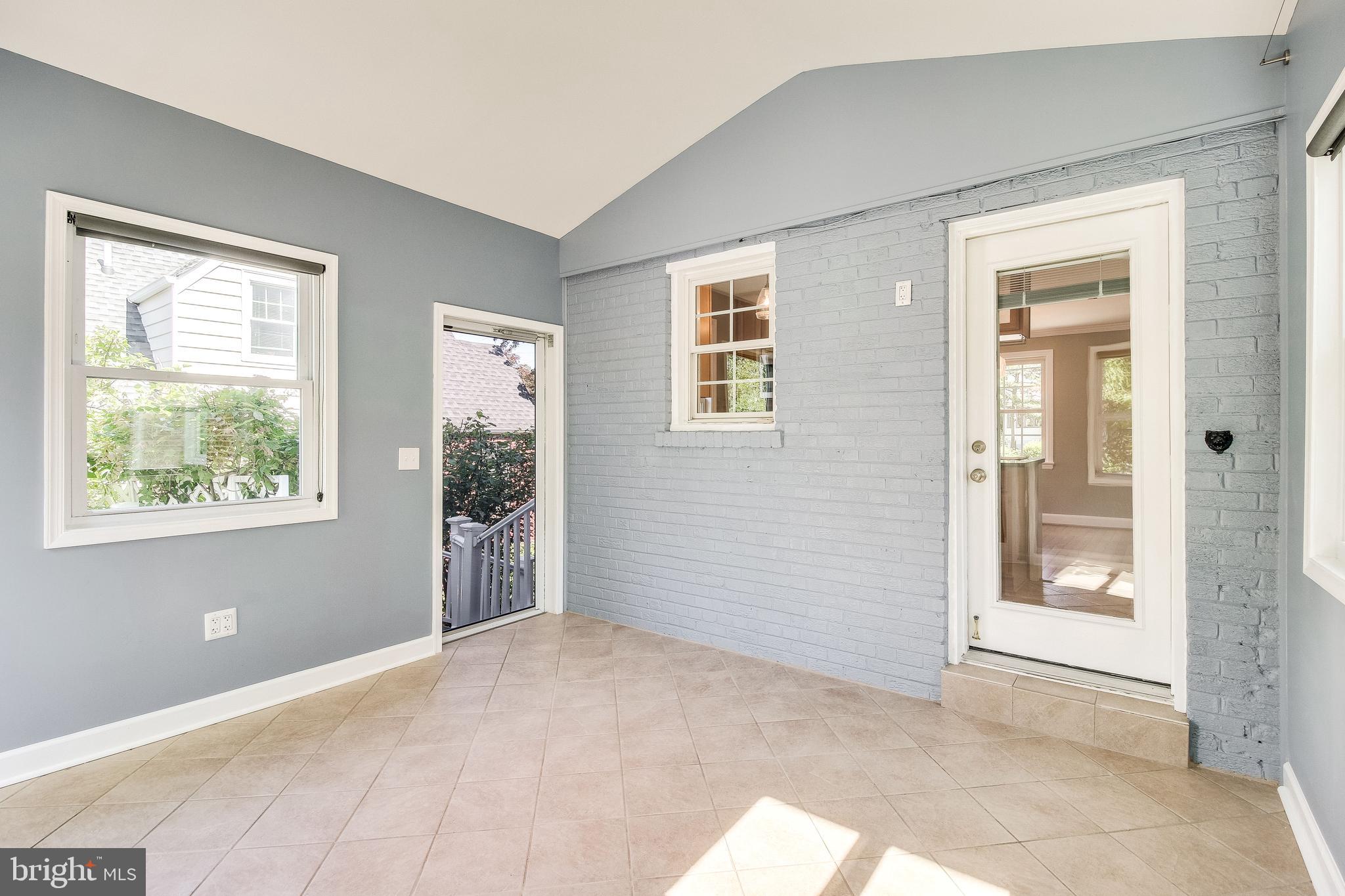 WAVERLY HILLS - Residential