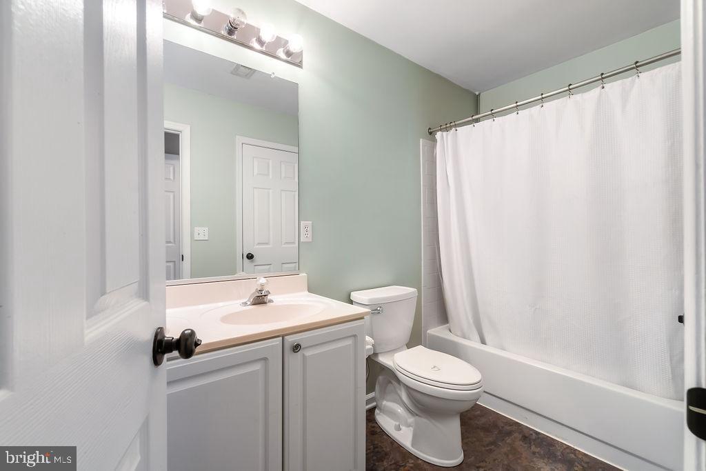 LEE'S HILL OAKMONT VILLAGE - Residential