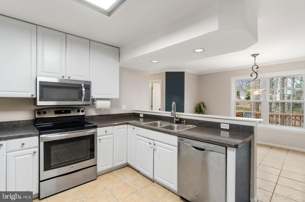 LEE'S HILL OAKMONT VILLAGE - Residential