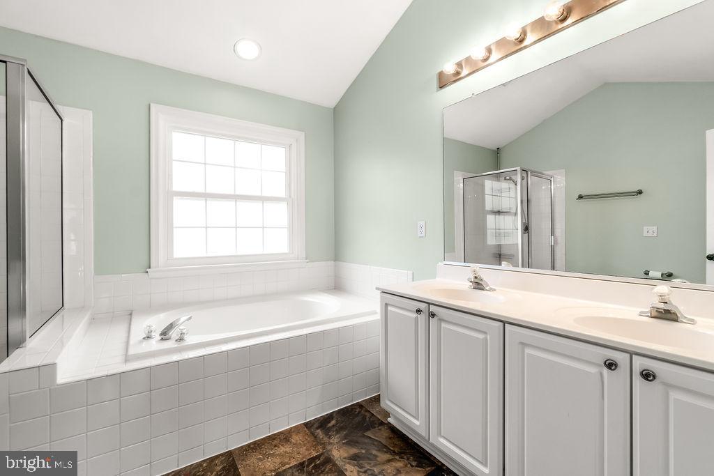 LEE'S HILL OAKMONT VILLAGE - Residential