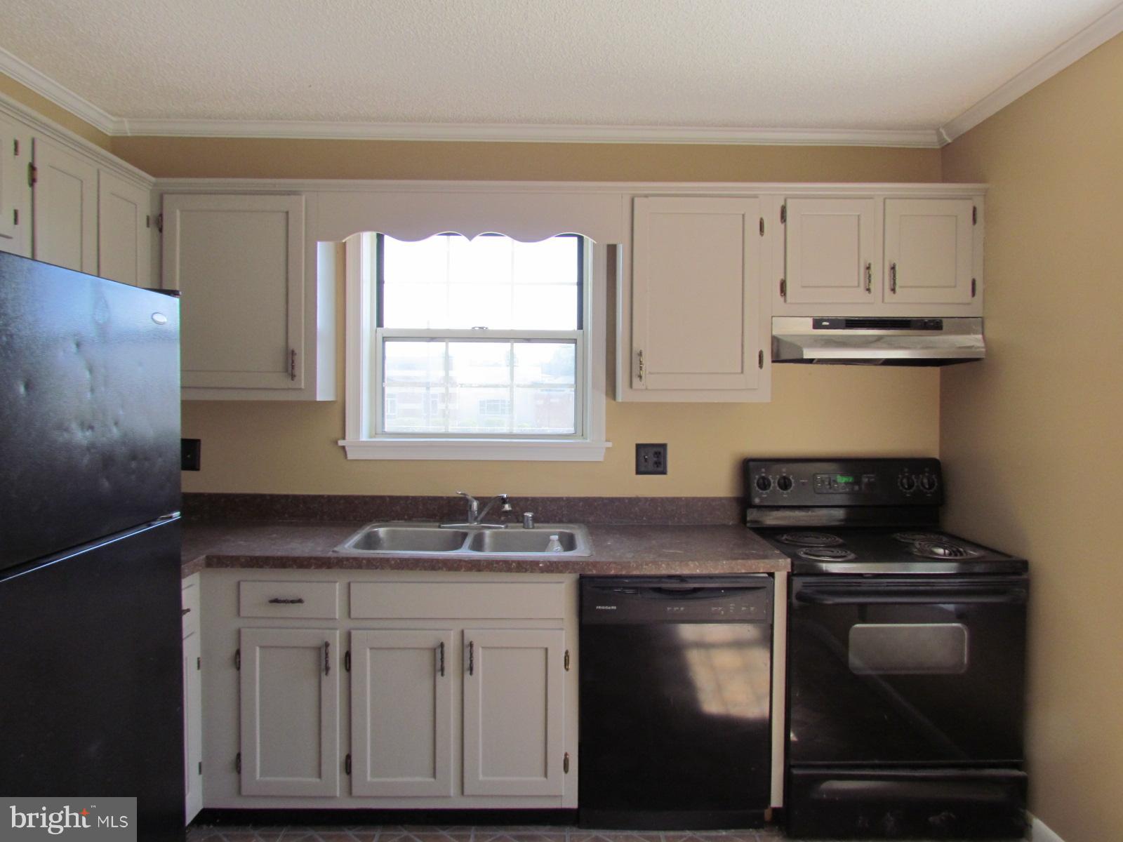 GREENVIEW VILLAGE - Residential Lease