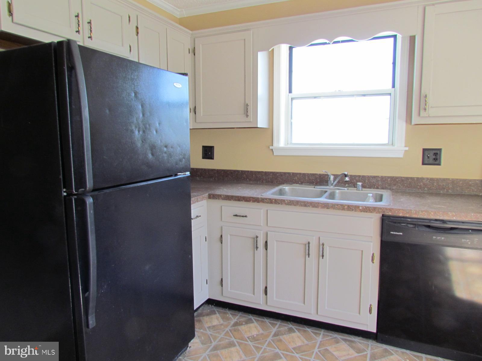 GREENVIEW VILLAGE - Residential Lease